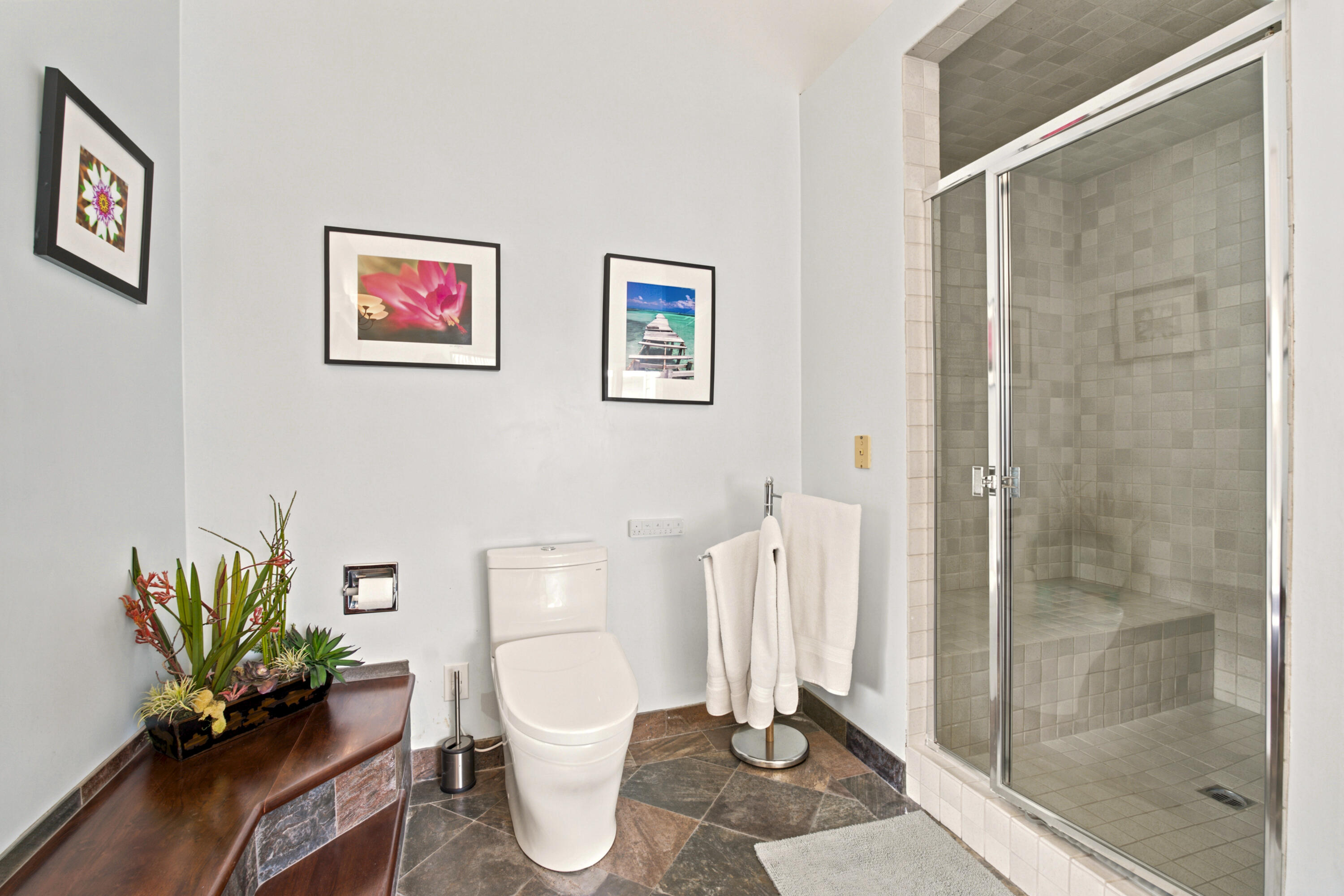 4 Rincon Point Lane