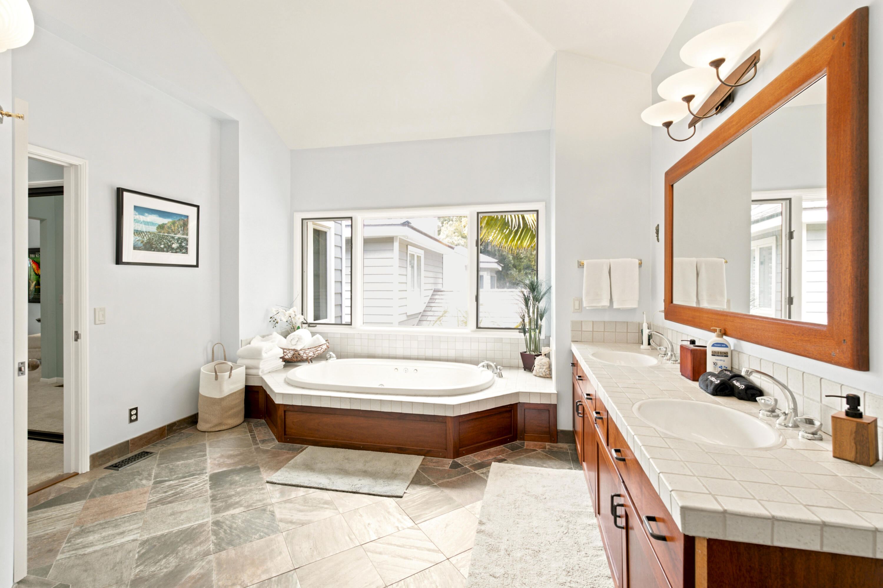 4 Rincon Point Lane