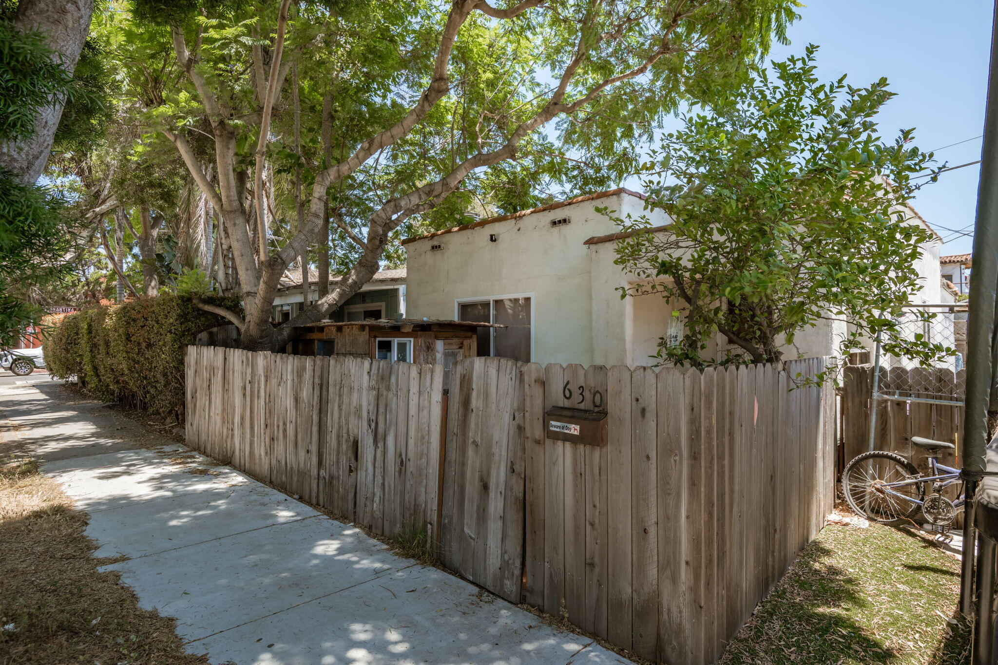 630 E Gutierrez Street