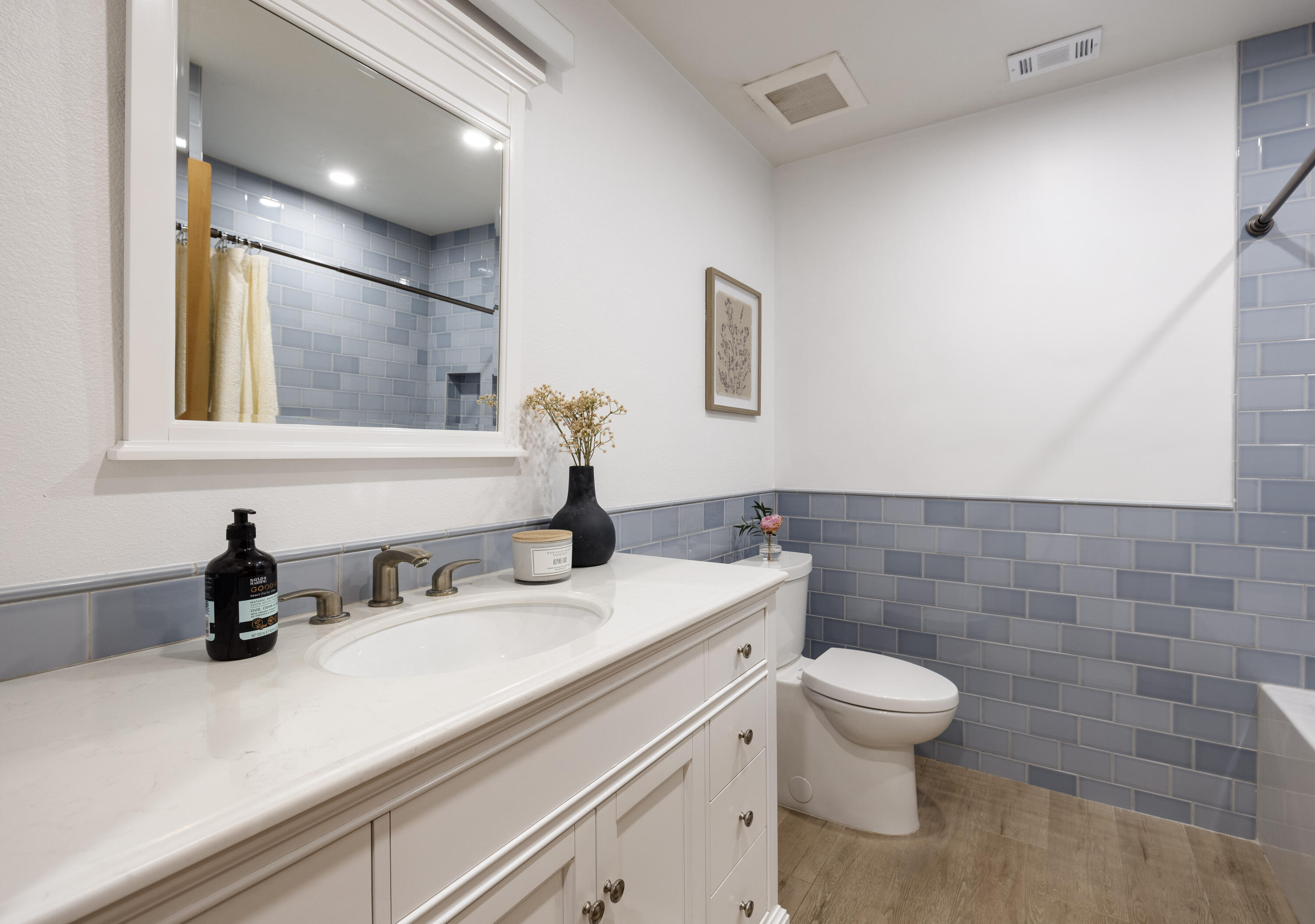 555 E Arrellaga Street 6