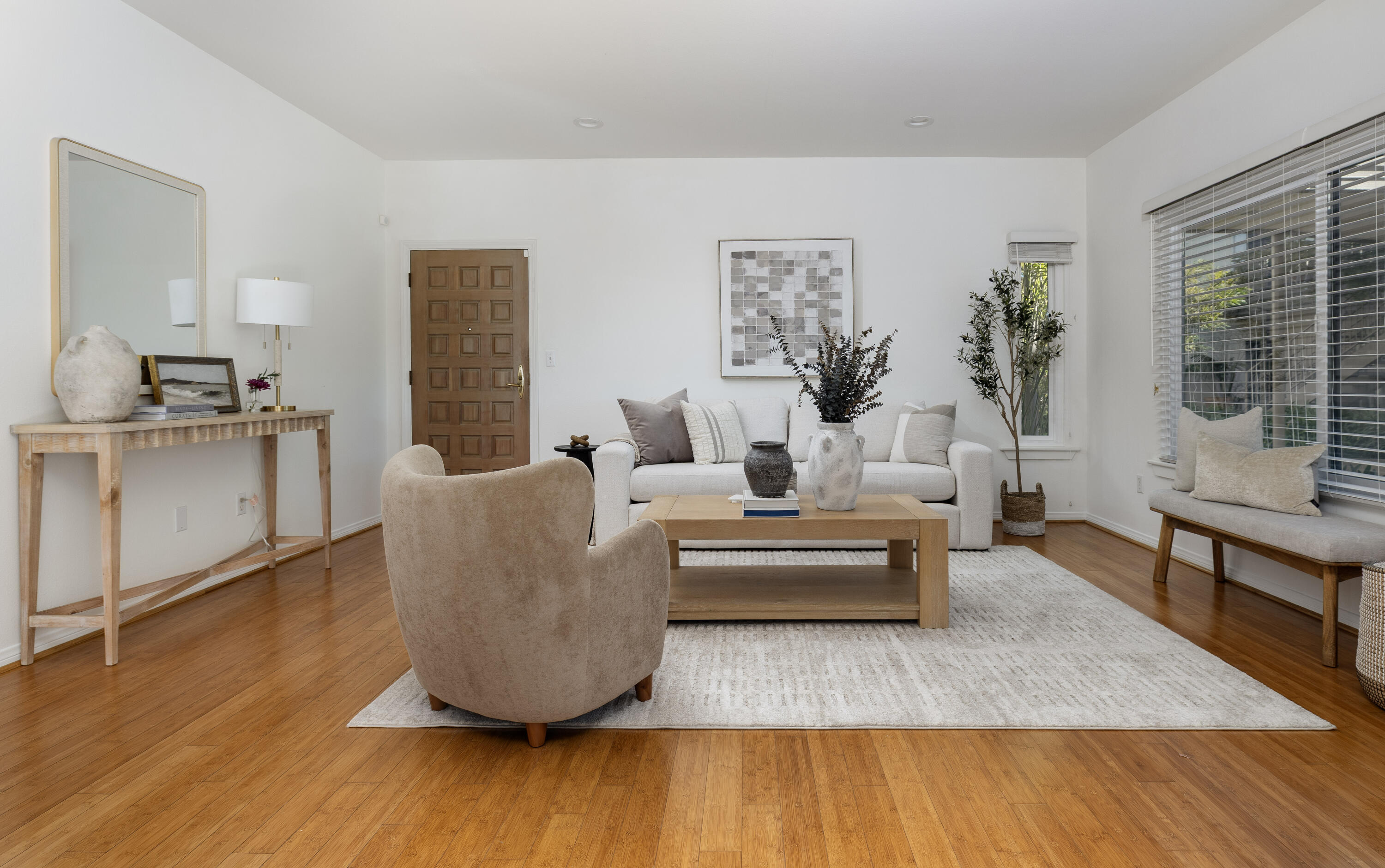 555 E Arrellaga Street 6