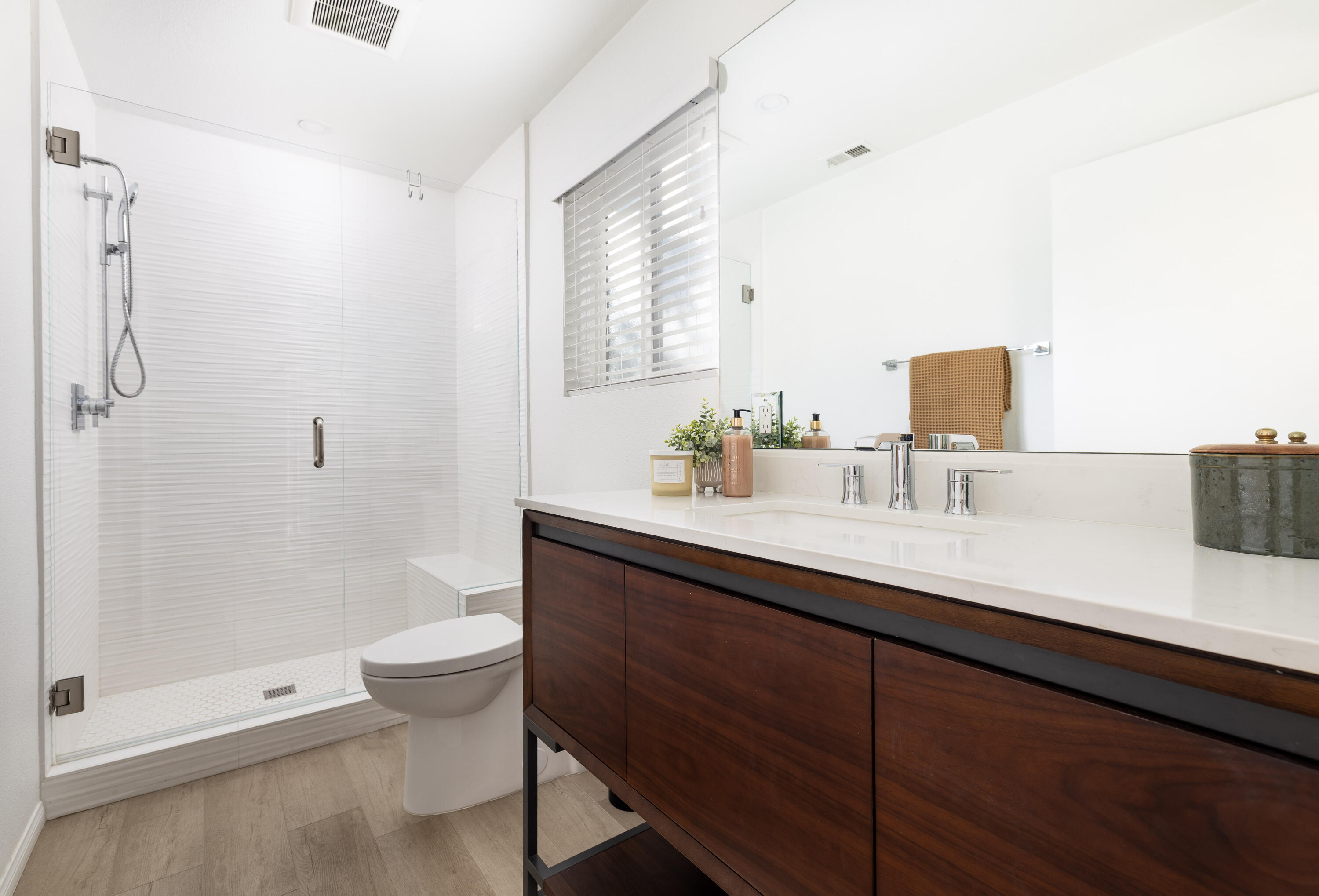 555 E Arrellaga Street 6