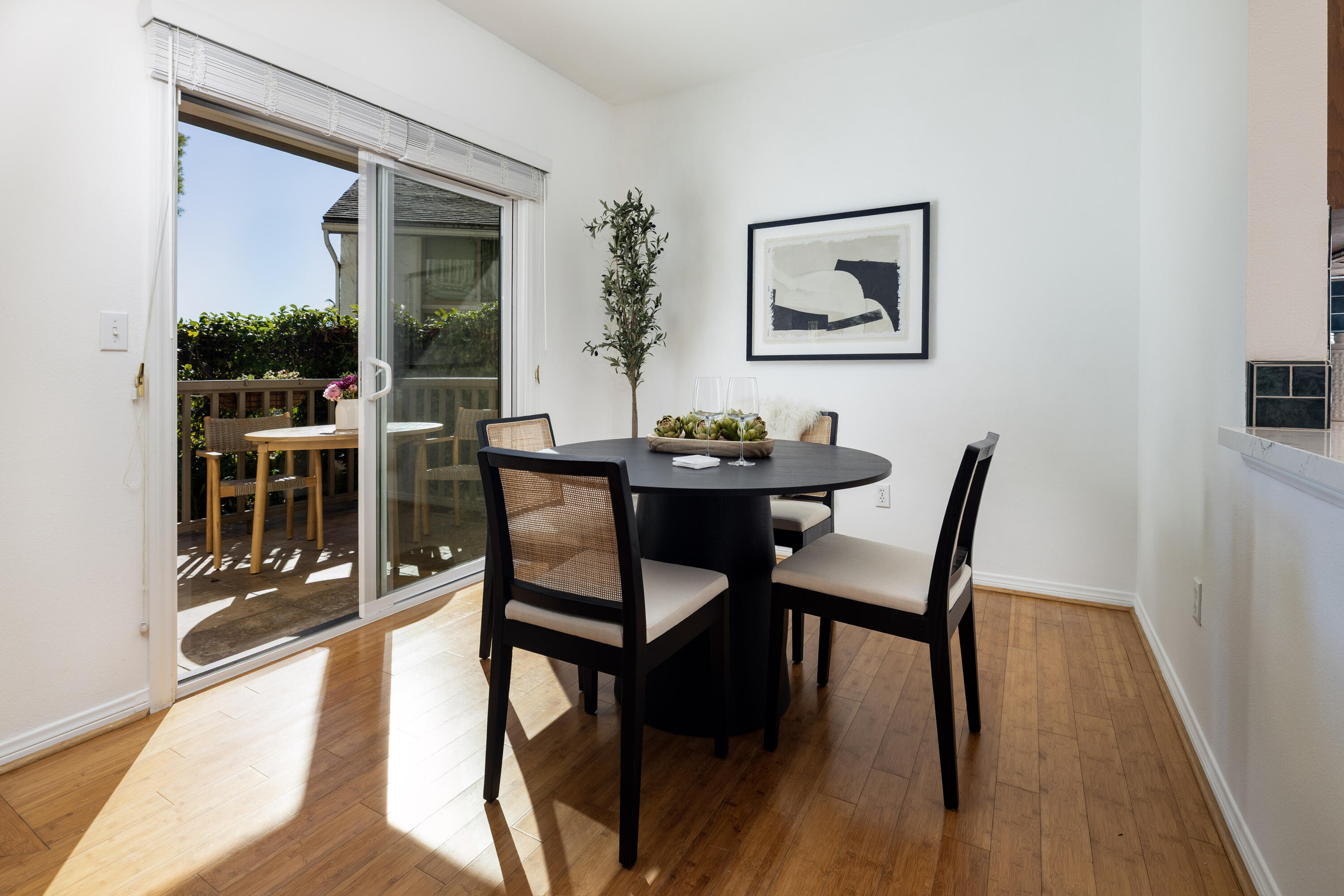 555 E Arrellaga Street 6