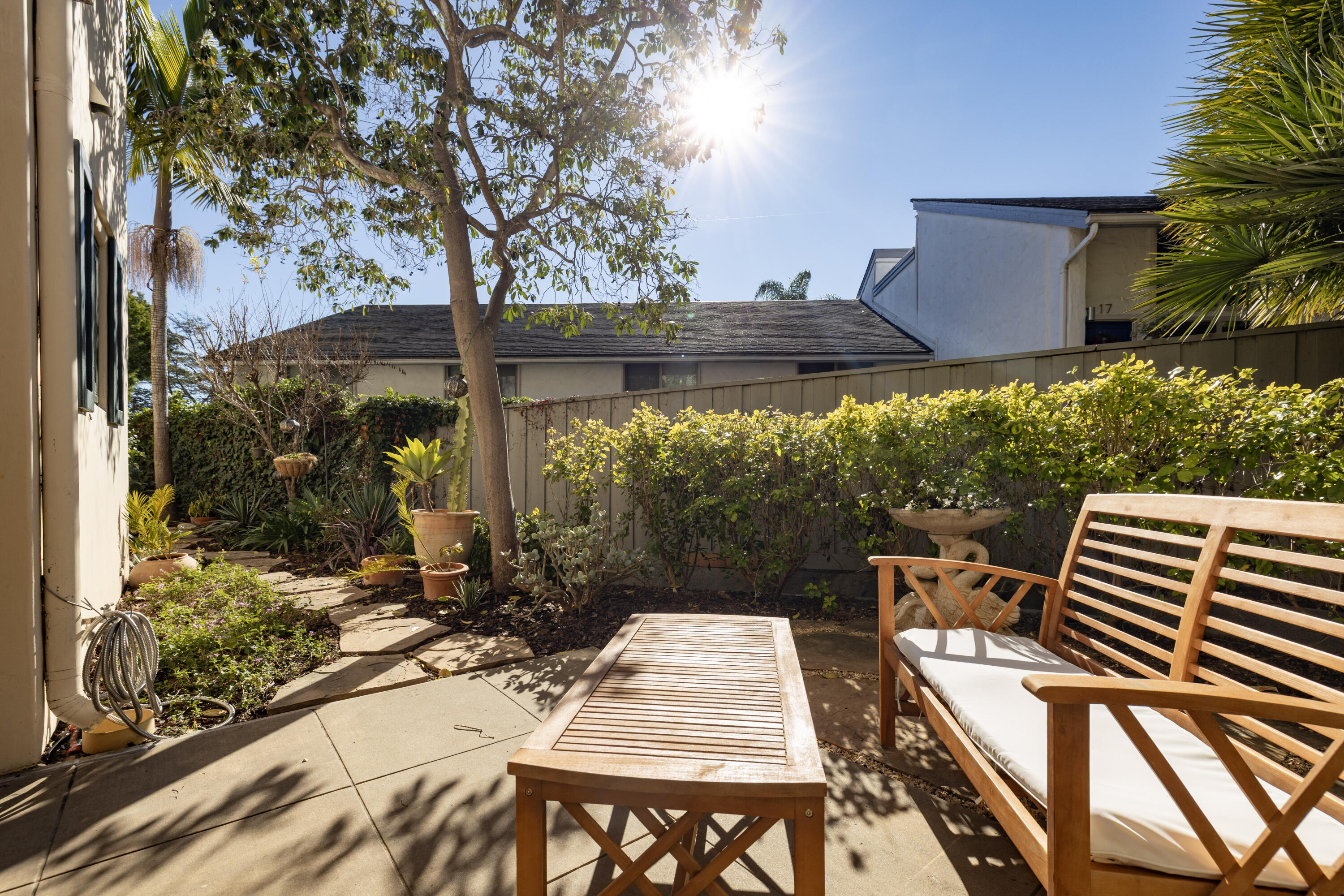 555 E Arrellaga Street 6