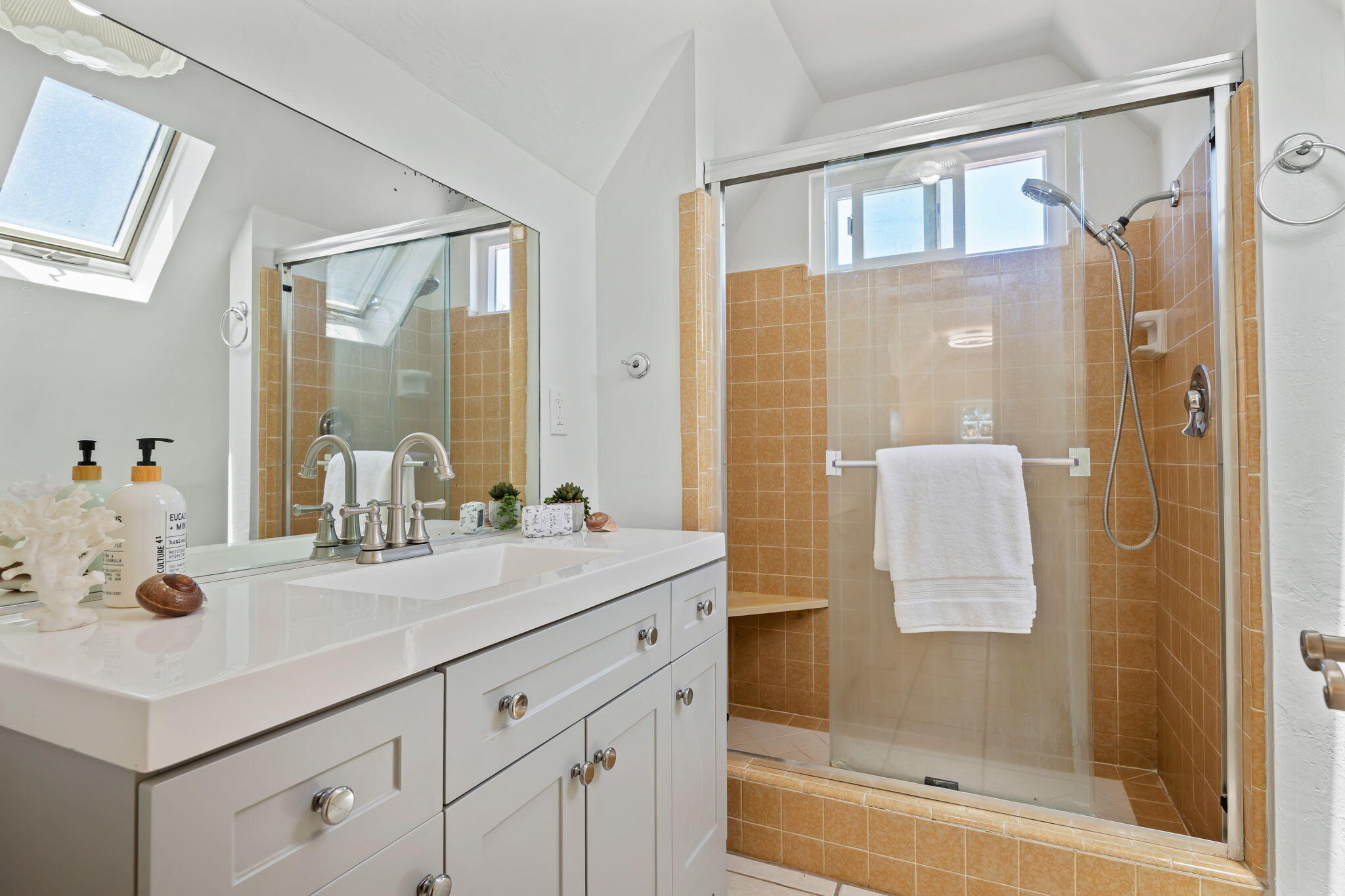 3232 Calle Pinon