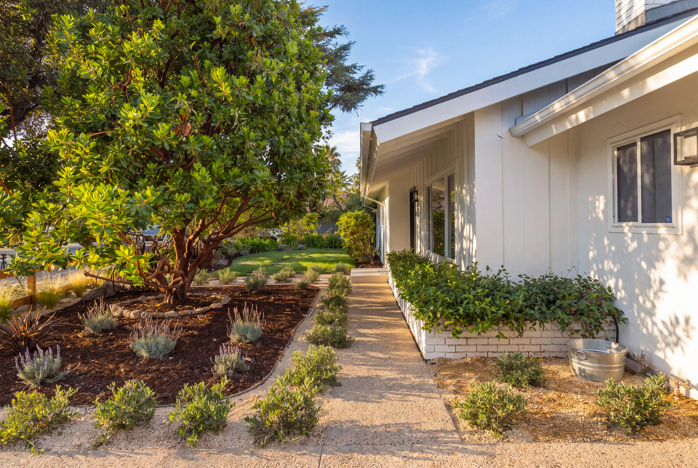 3661 Sunset Drive