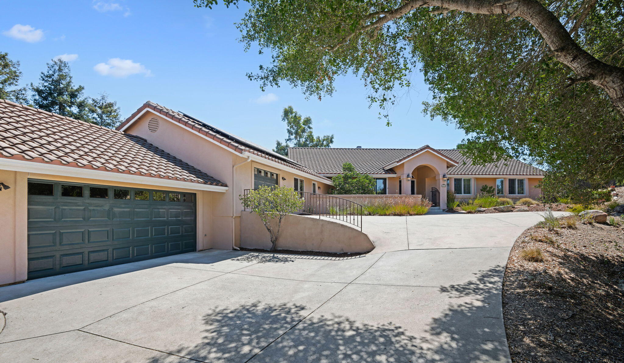 1535 Gamby Way