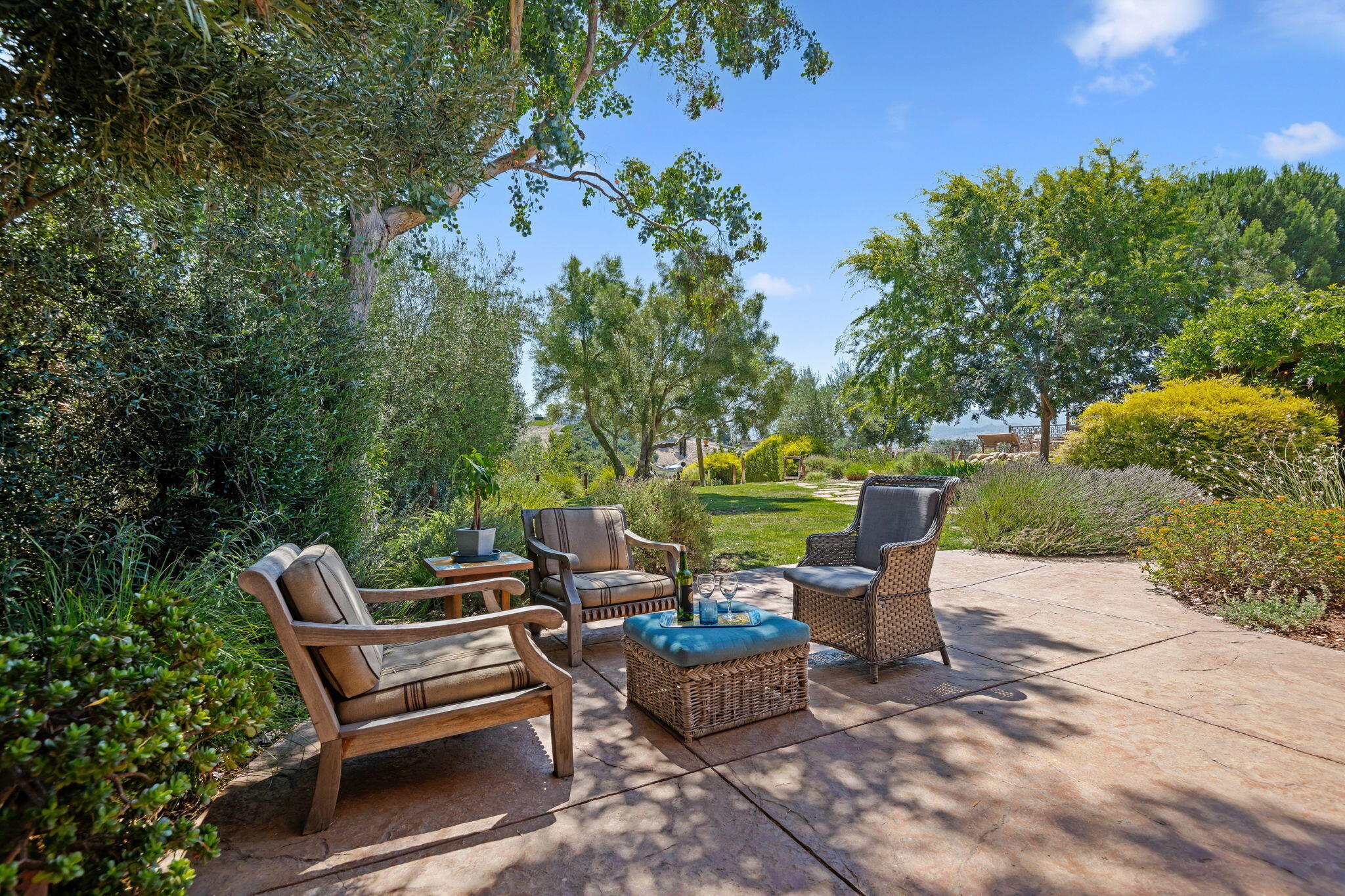 1535 Gamby Way