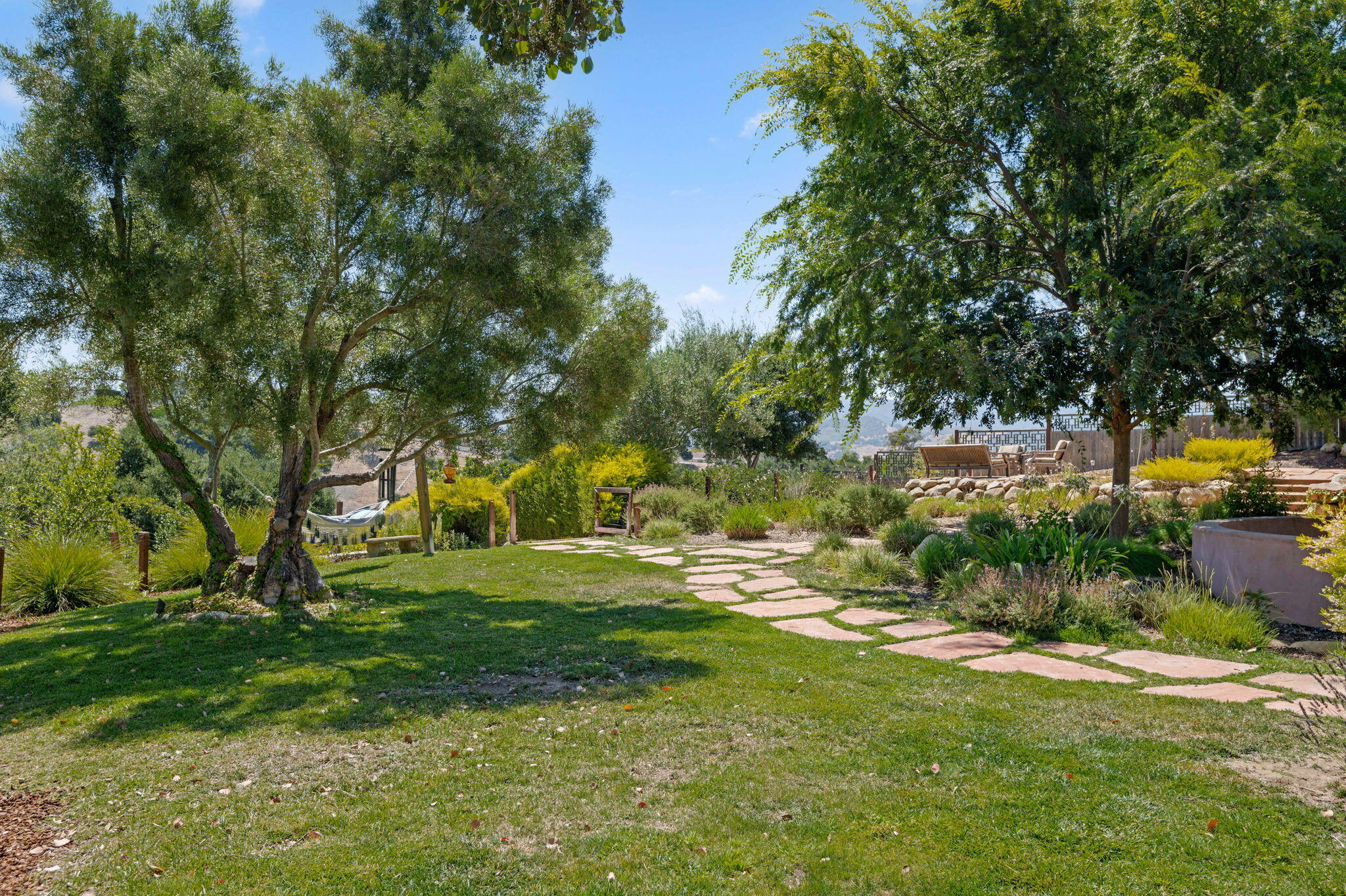 1535 Gamby Way