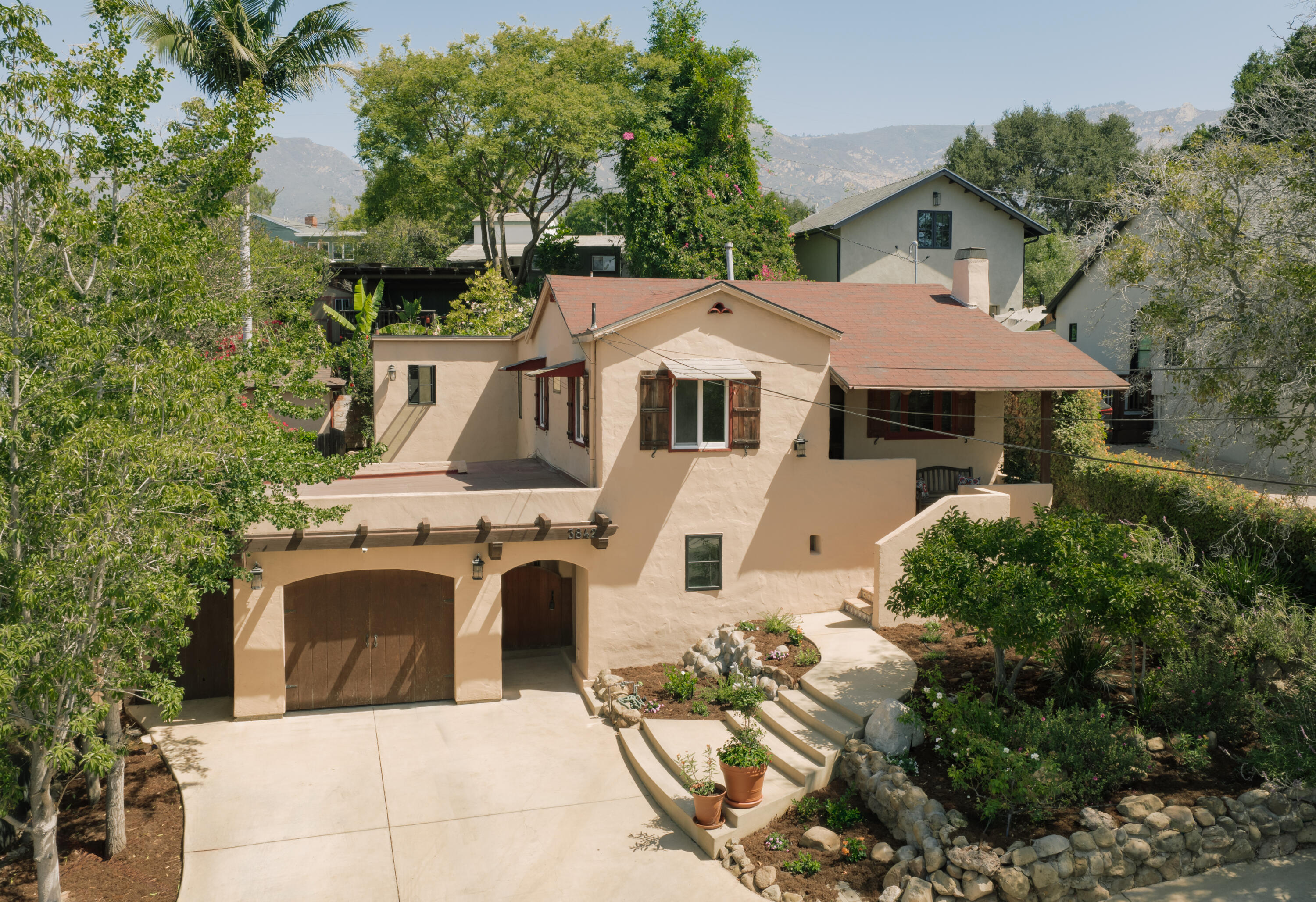 3842 Center Avenue