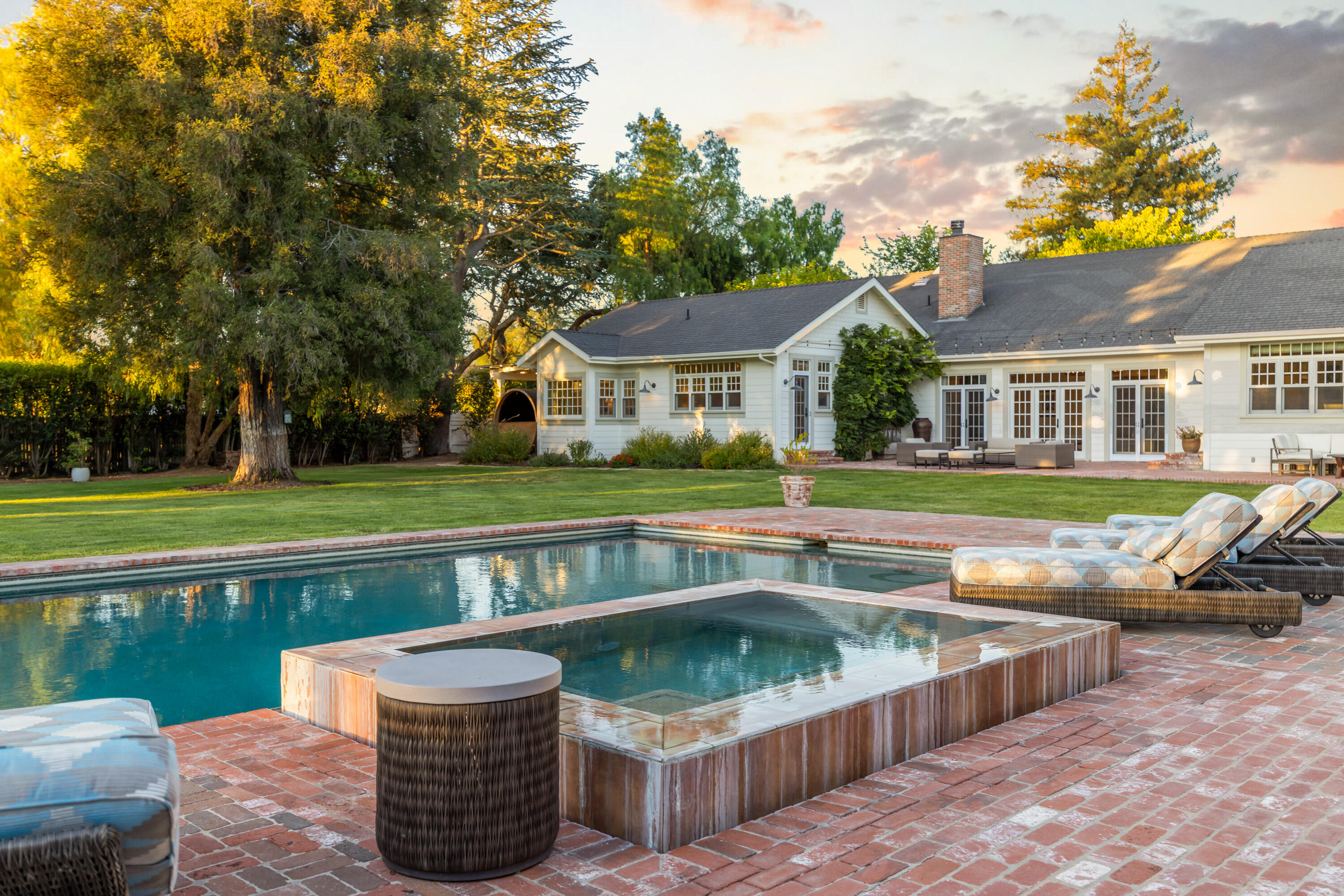1283 Highland Road