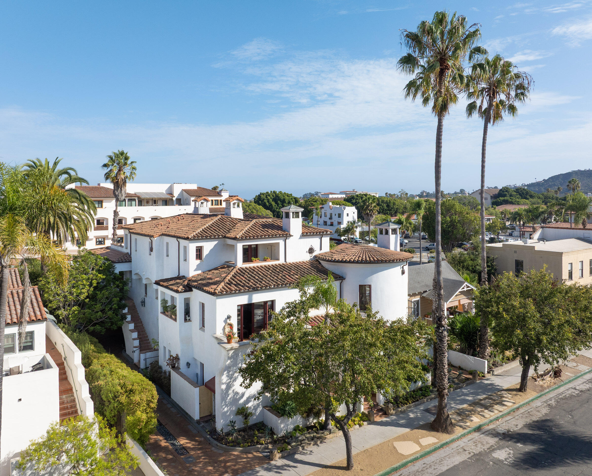 216 E Figueroa Street