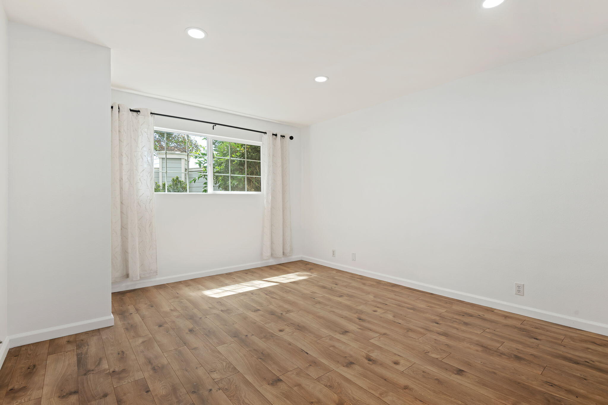 7630 Hollister Avenue Unit 119