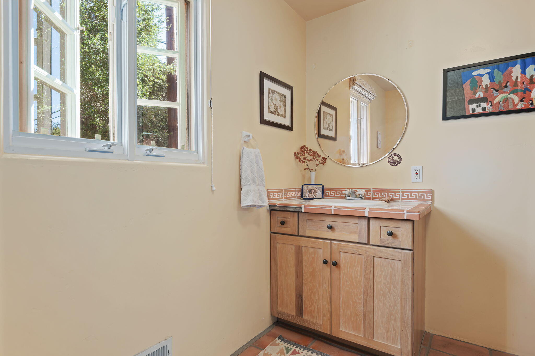 718 Las Canoas Place