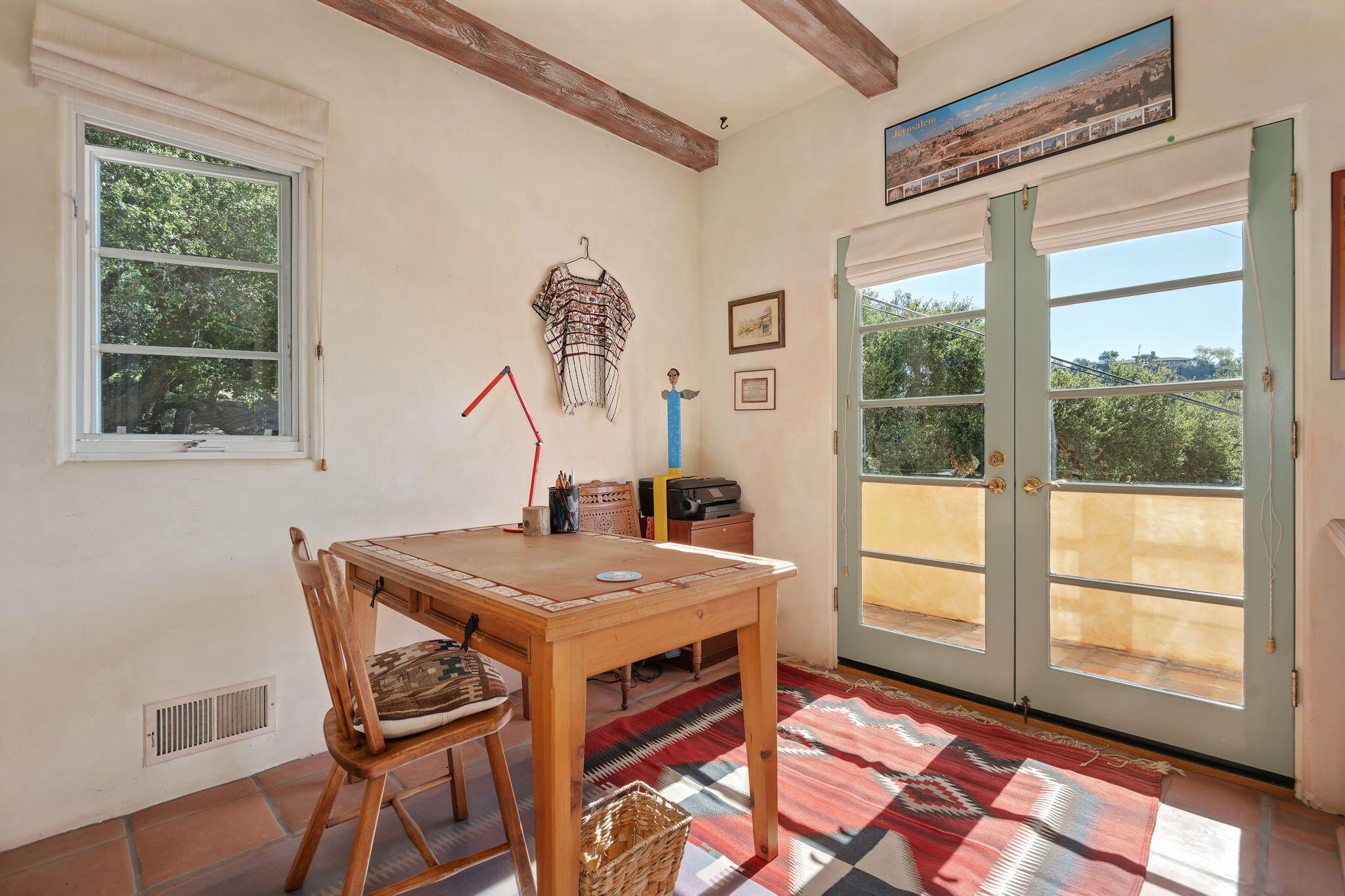 718 Las Canoas Place