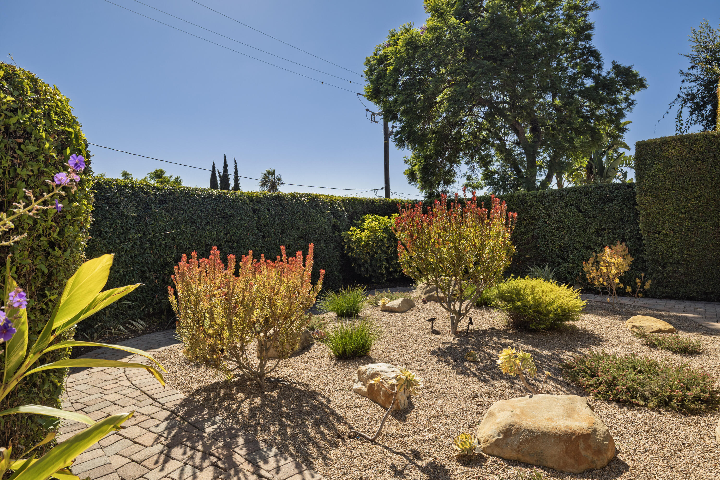 2937 Glen Albyn Drive