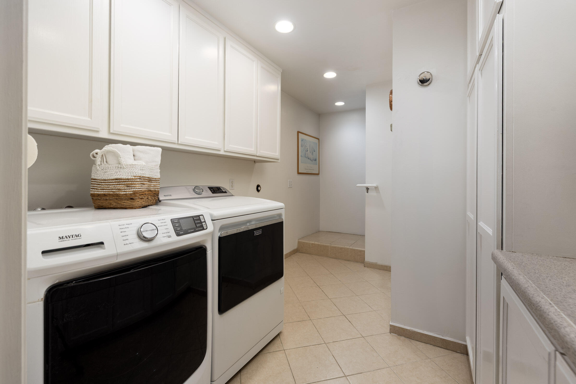 2937 Glen Albyn Drive