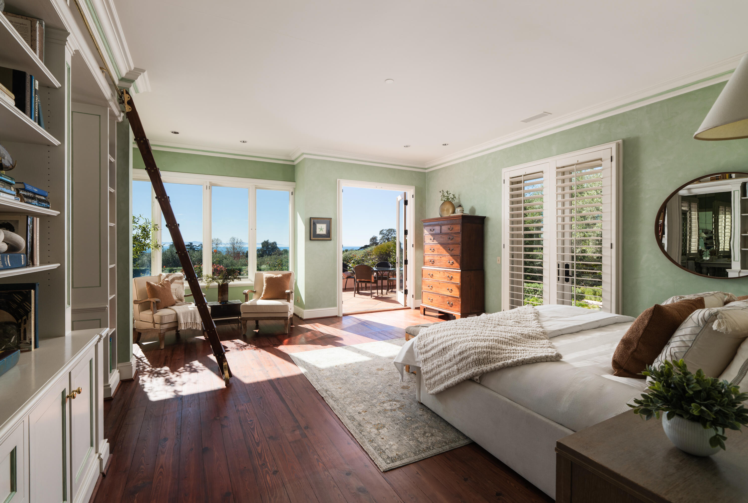 439 Meadowbrook Drive