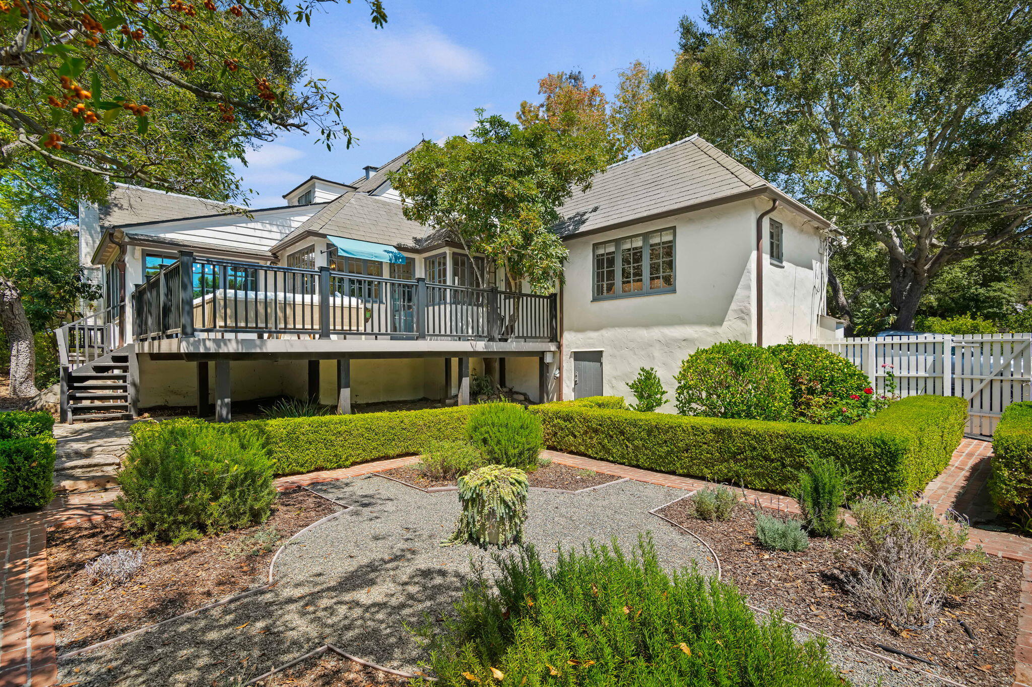 2707 Glendessary Lane