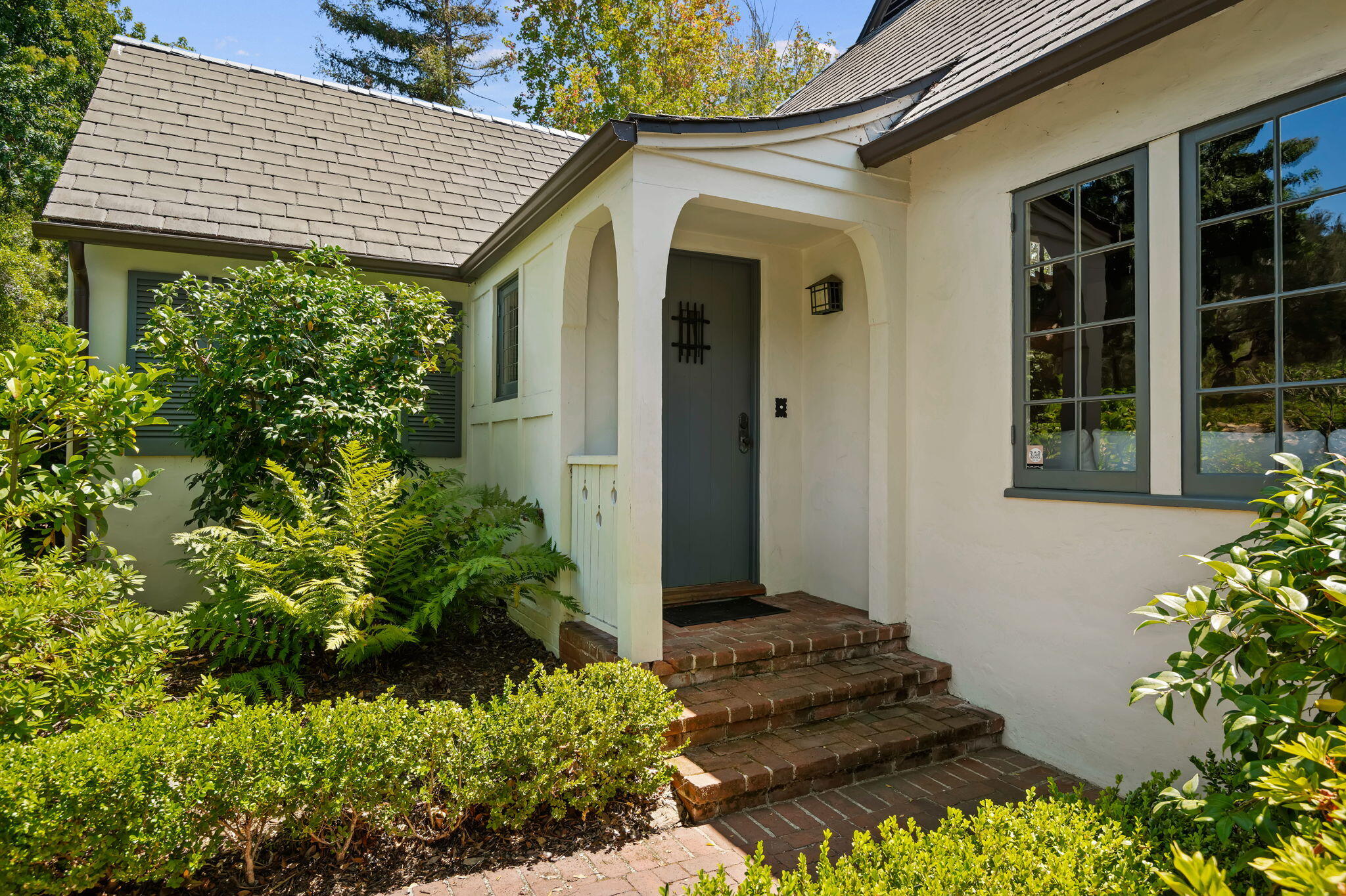 2707 Glendessary Lane