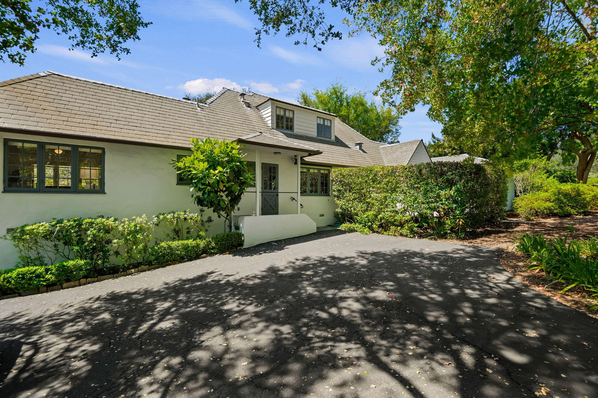 2707 Glendessary Lane