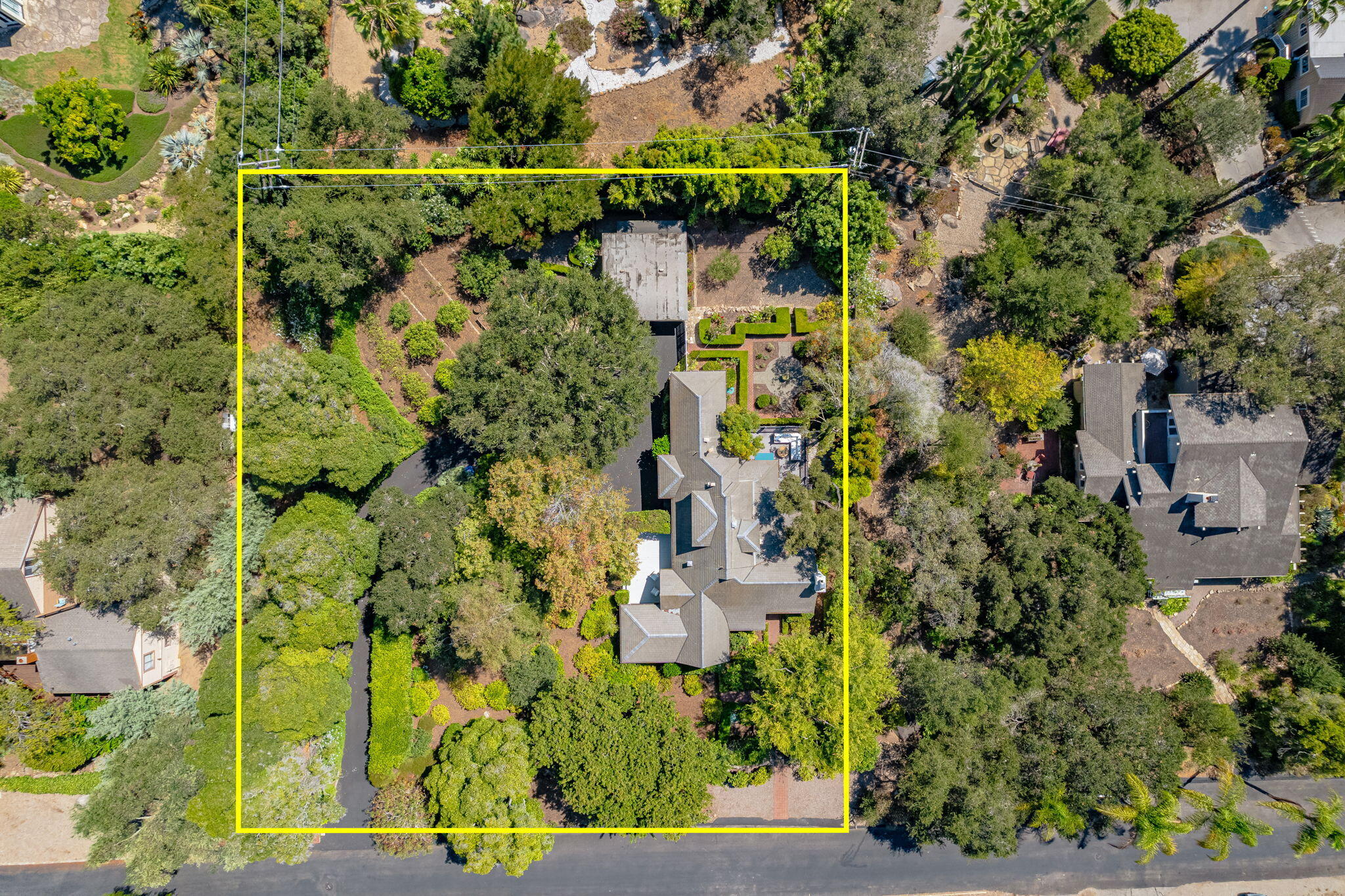 2707 Glendessary Lane