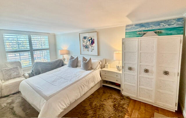 1220 Coast Village Road 208