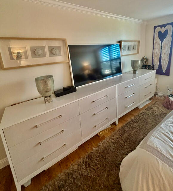 1220 Coast Village Road 208