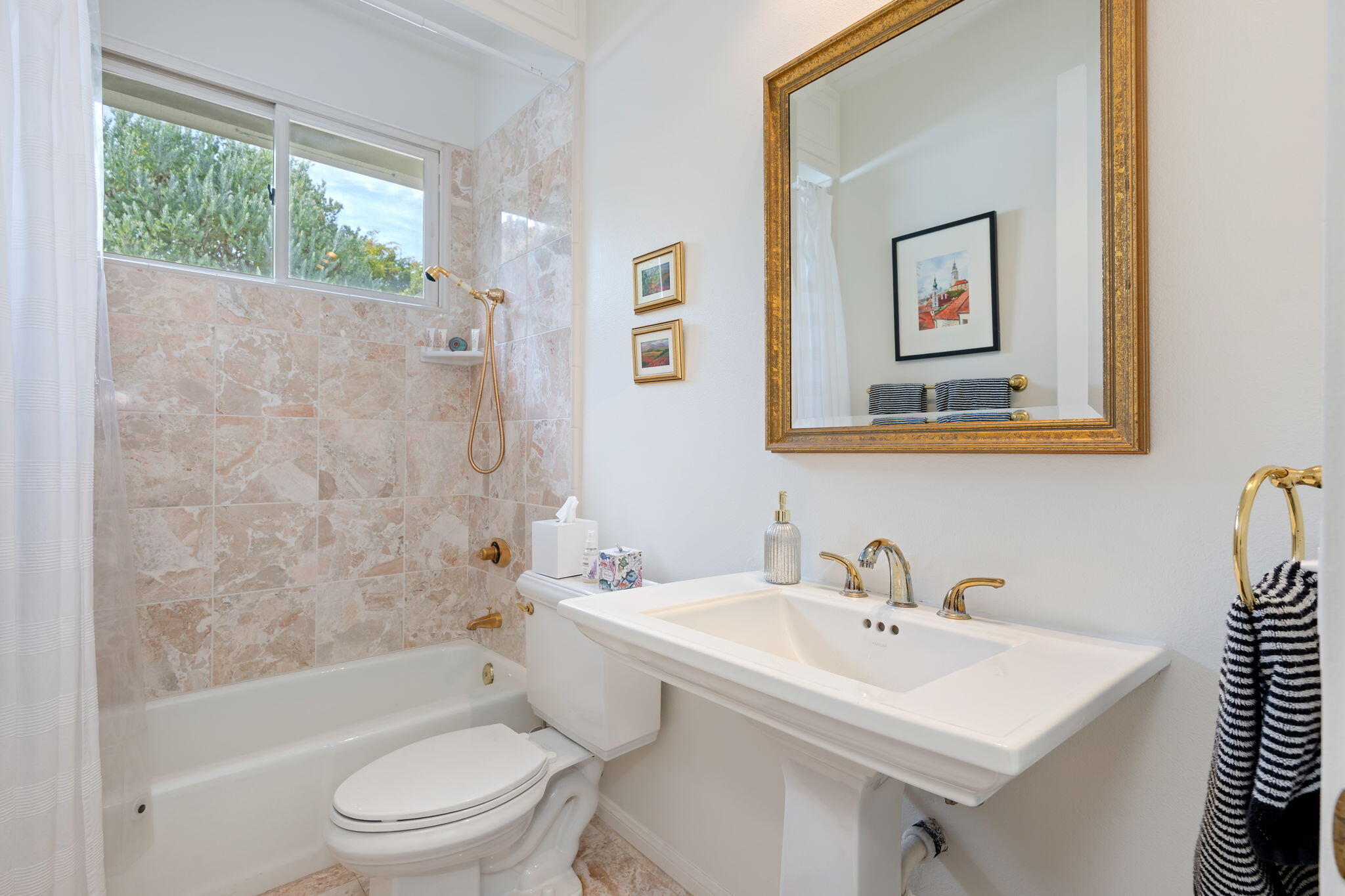 1086 Diamond Crest Court