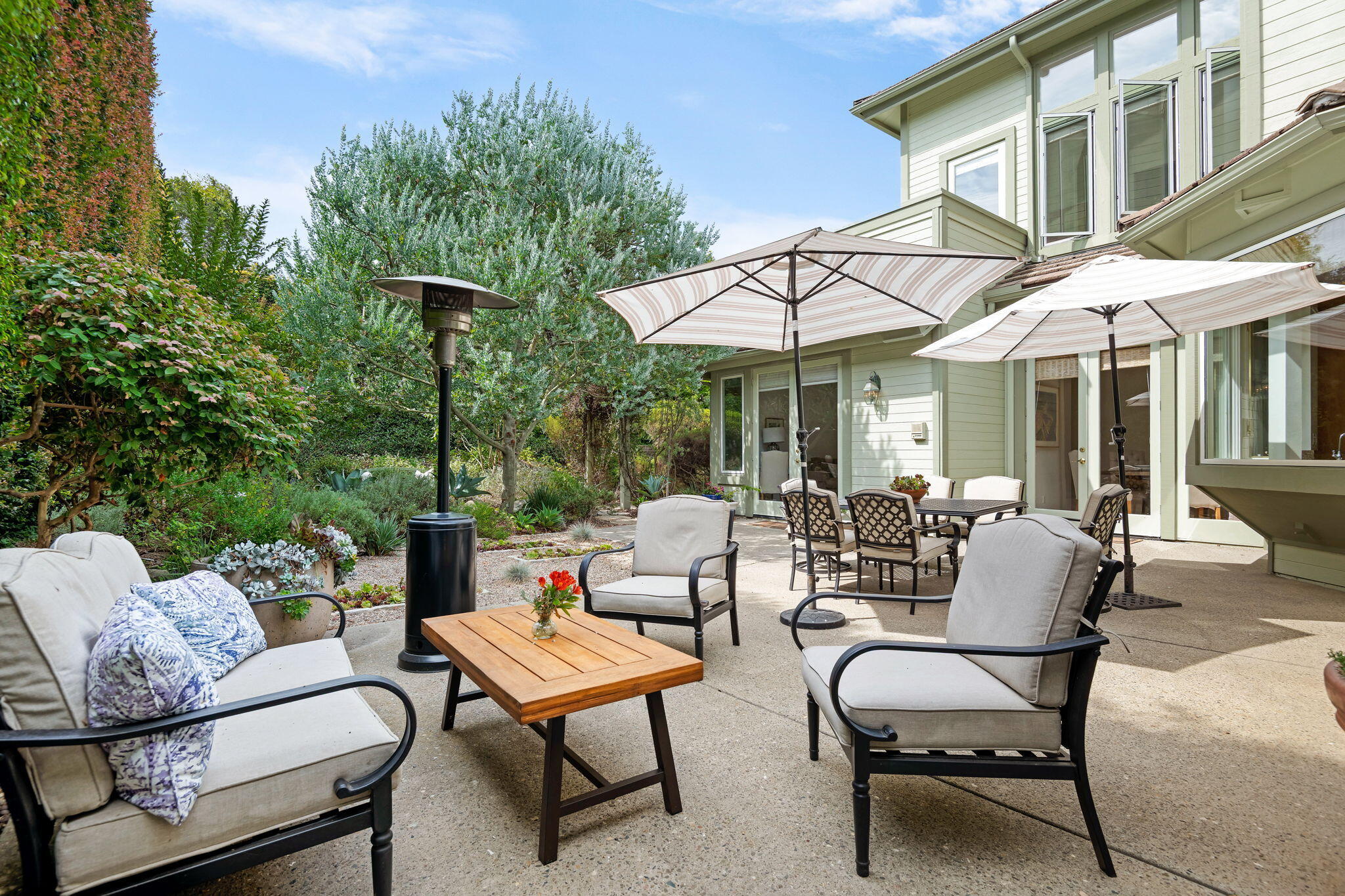 1086 Diamond Crest Court