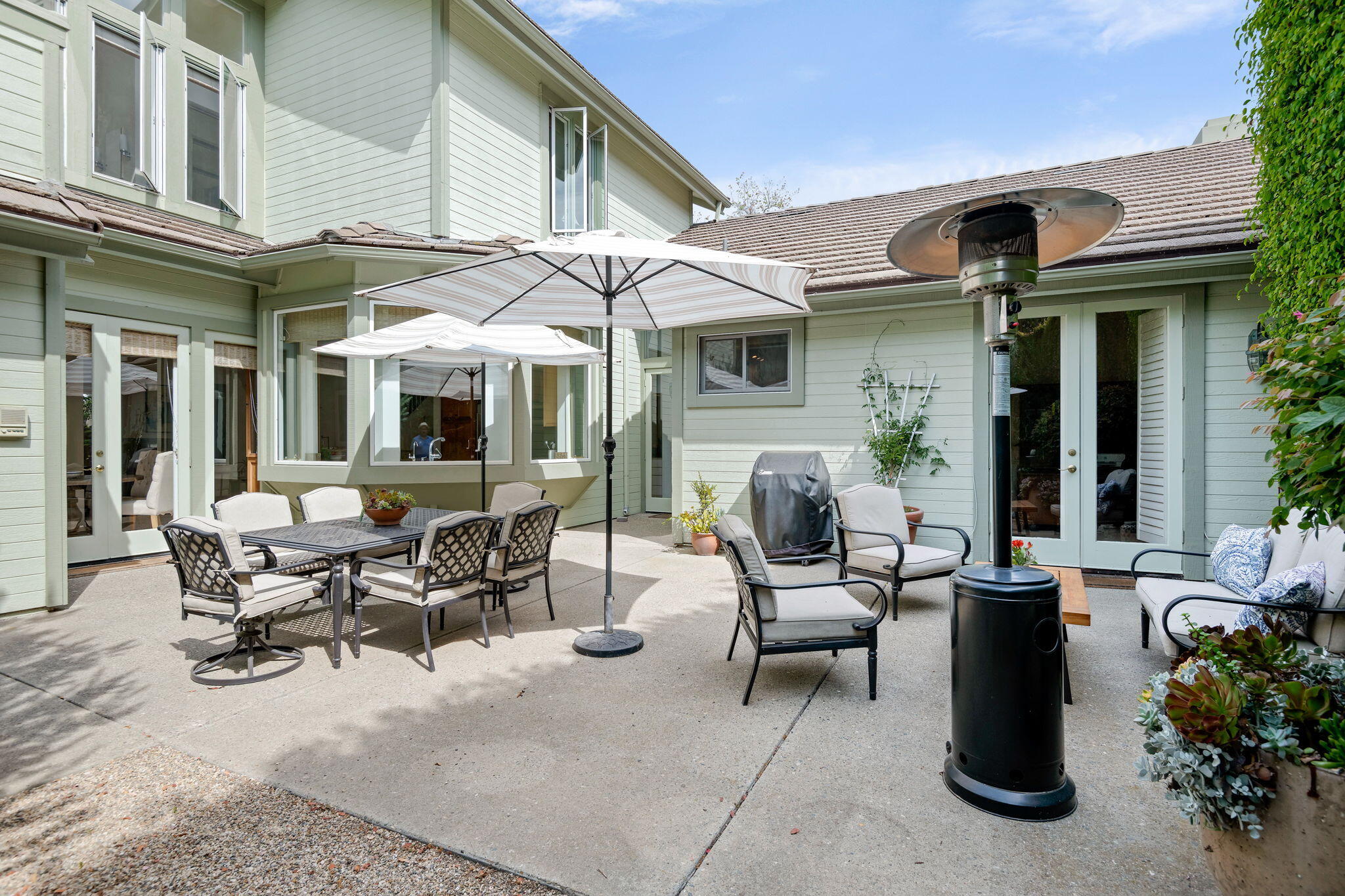 1086 Diamond Crest Court
