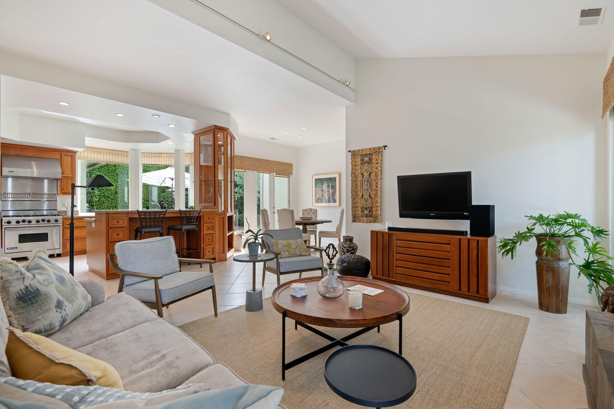 1086 Diamond Crest Court