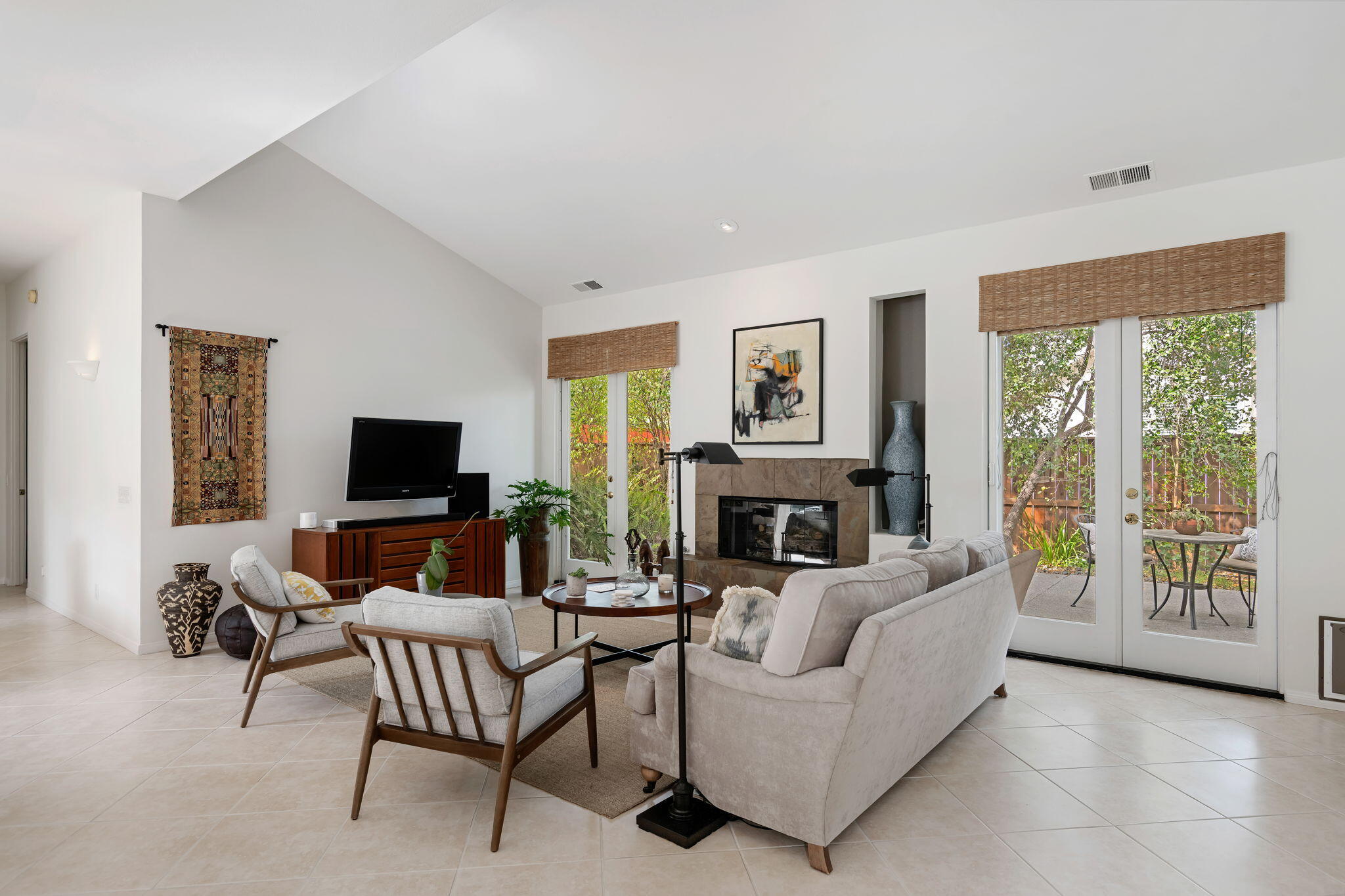 1086 Diamond Crest Court