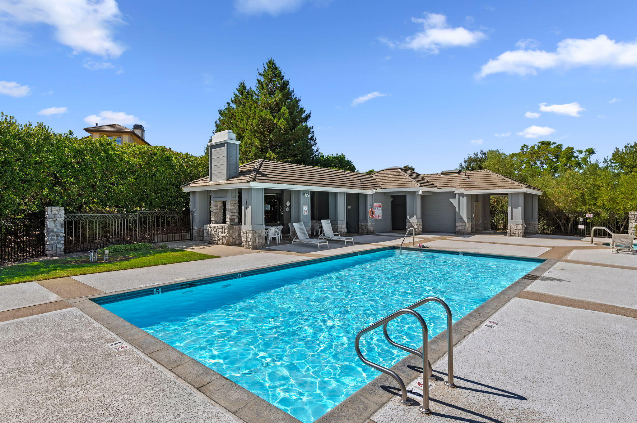 1086 Diamond Crest Court