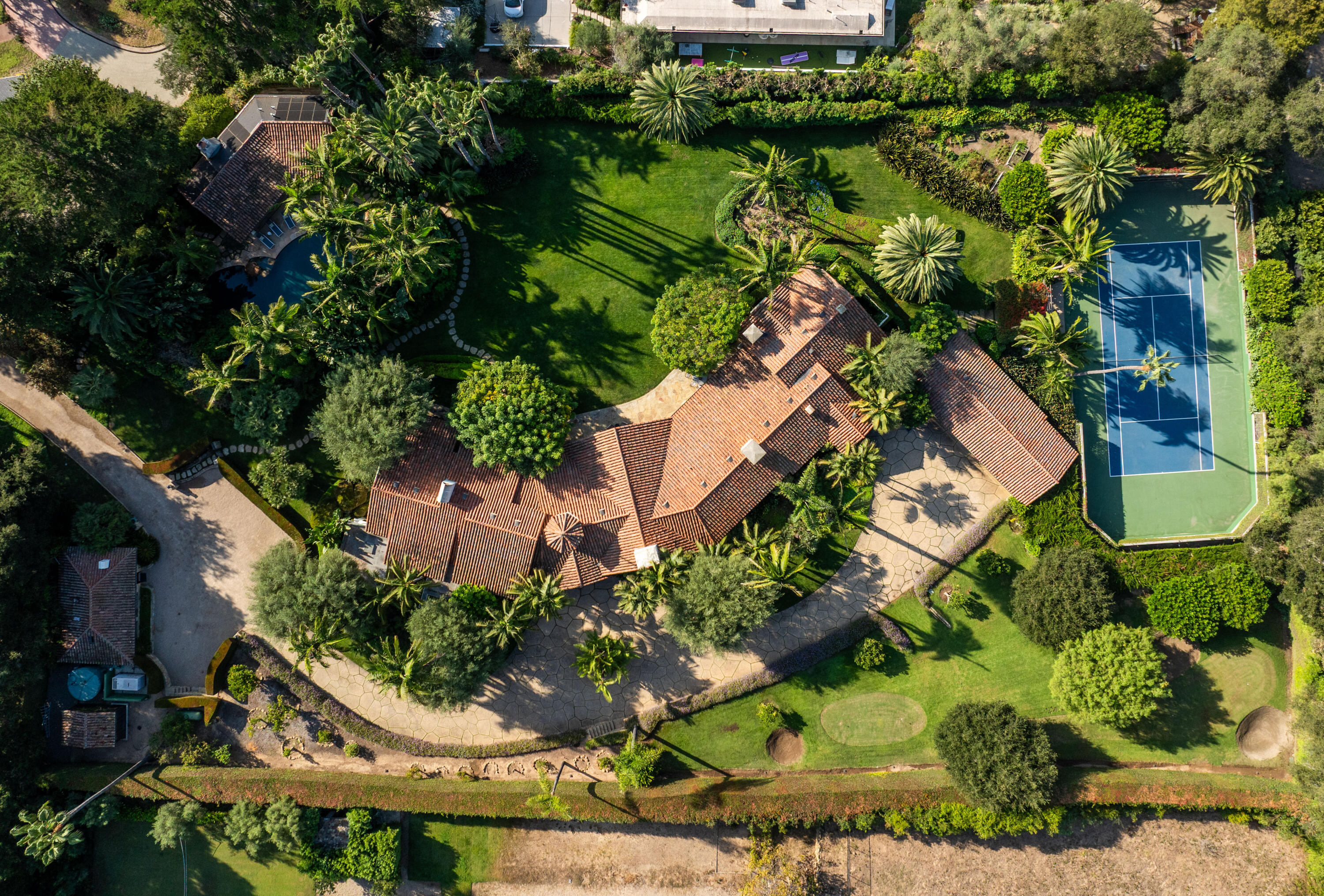 633 Picacho Lane