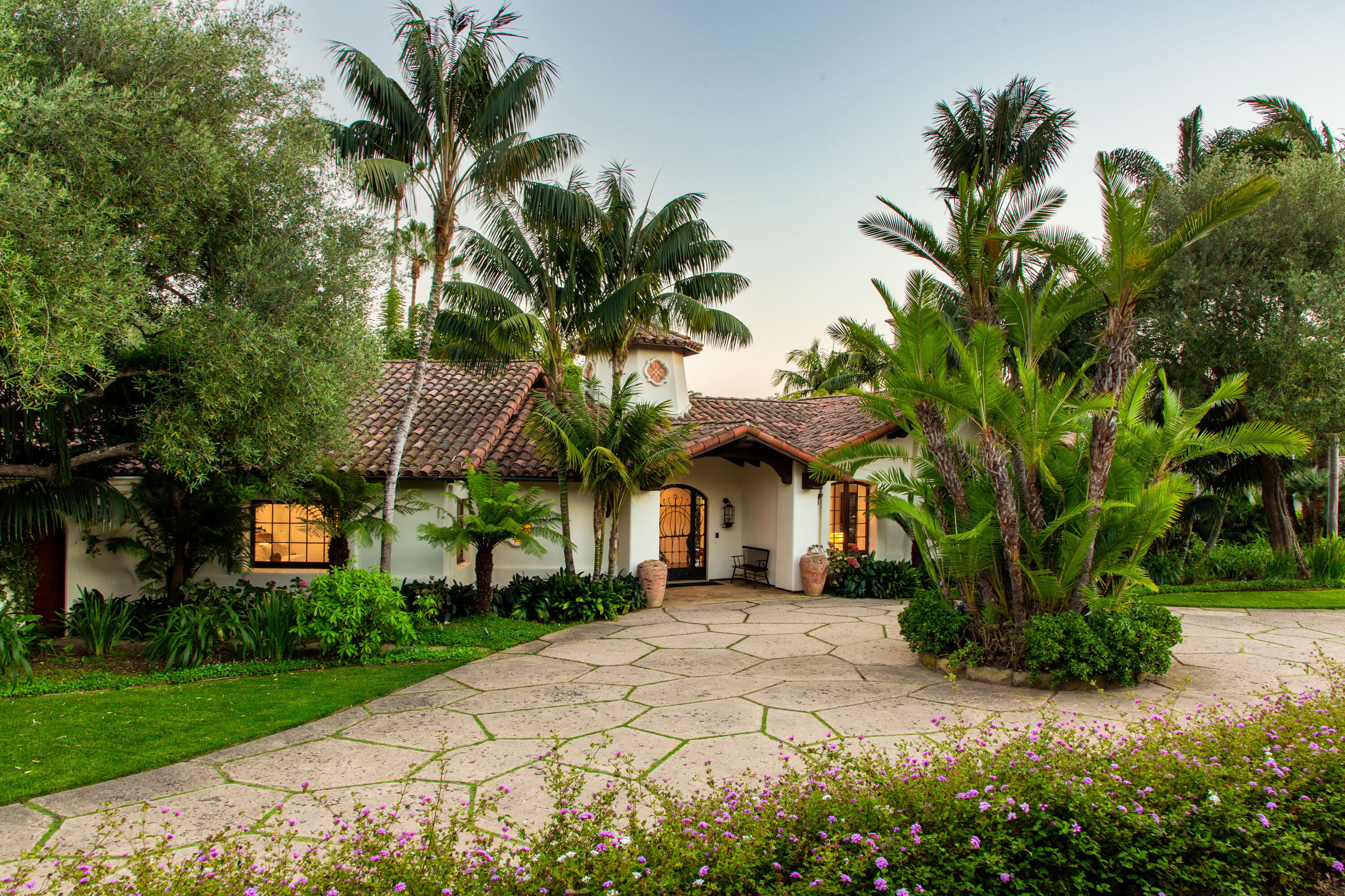 633 Picacho Lane
