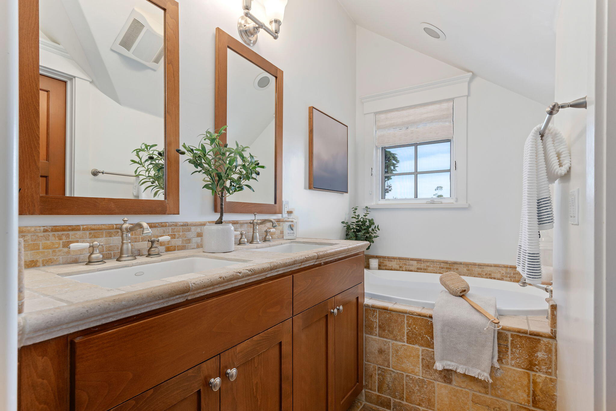 1428 Laguna Street B