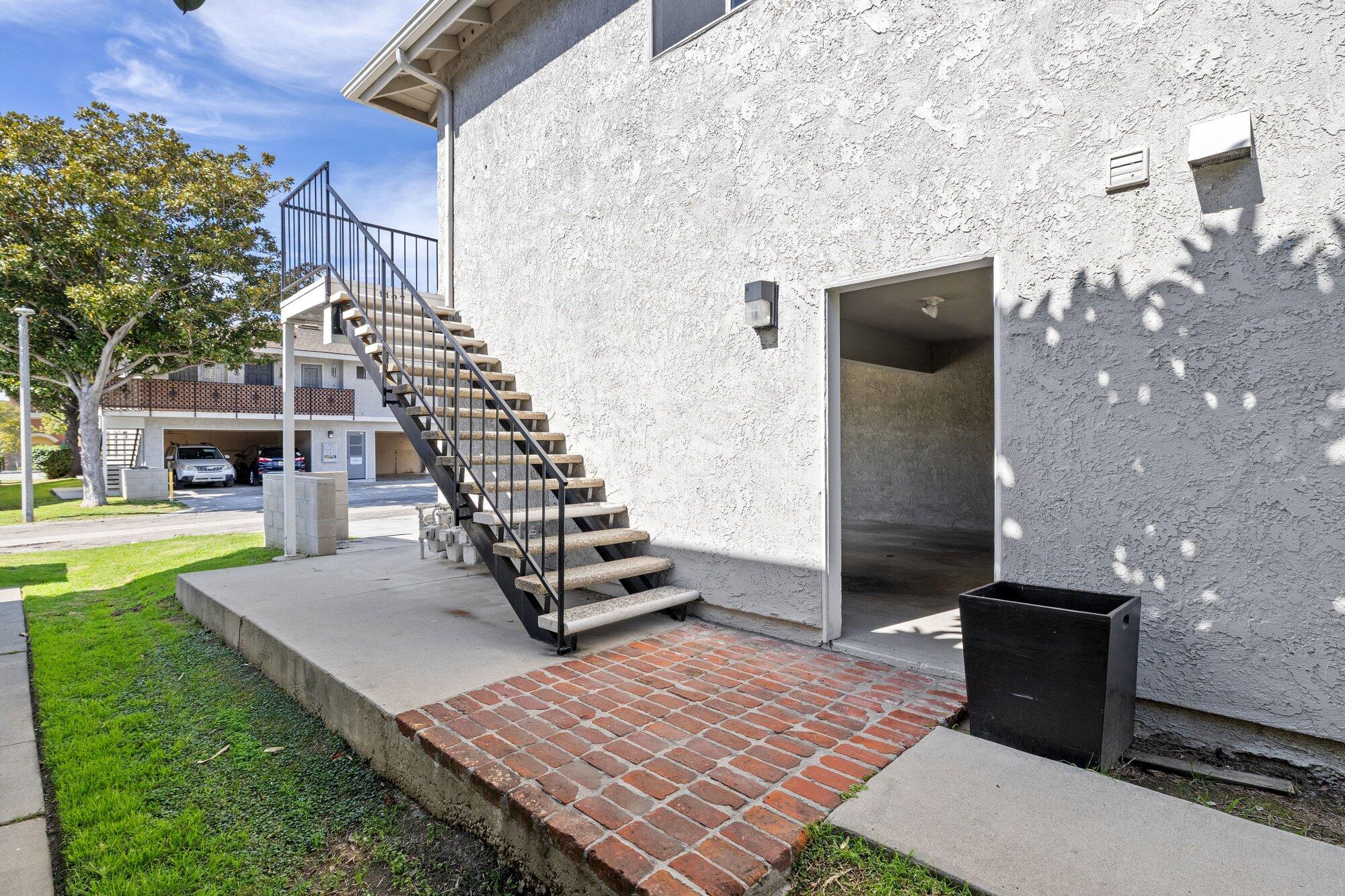 1127 Acadia Place