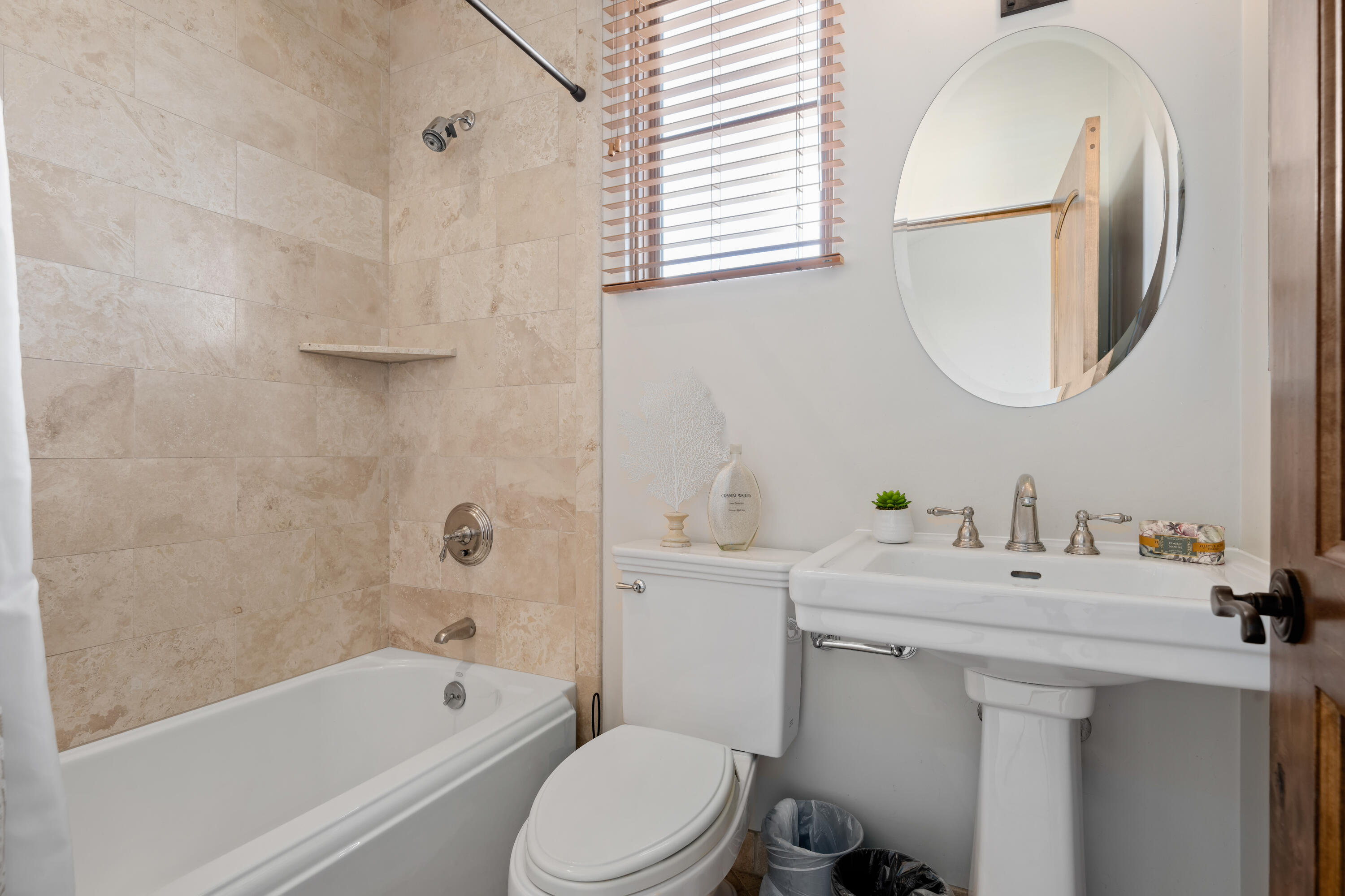 618 Anacapa Street 5