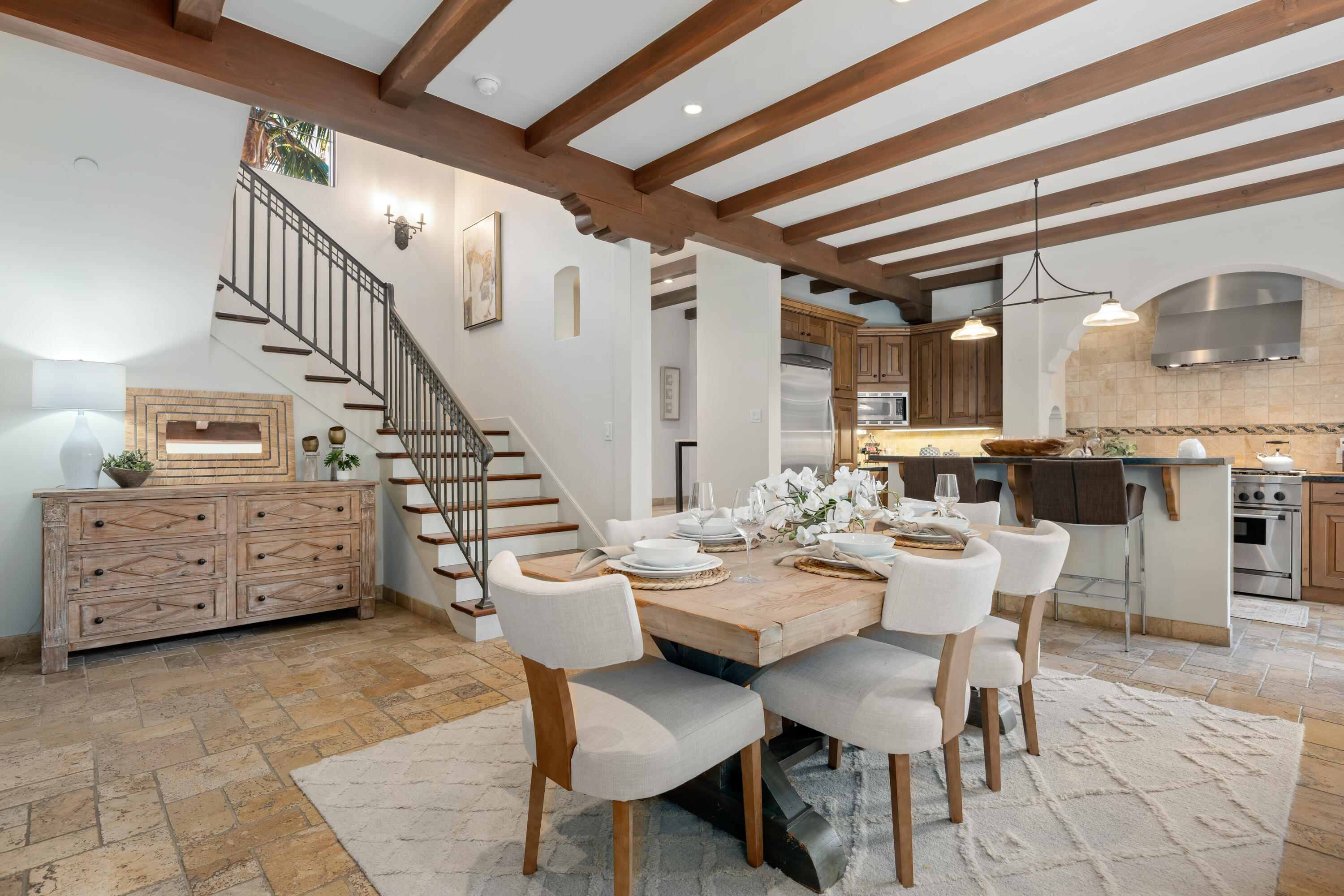 618 Anacapa Street 5