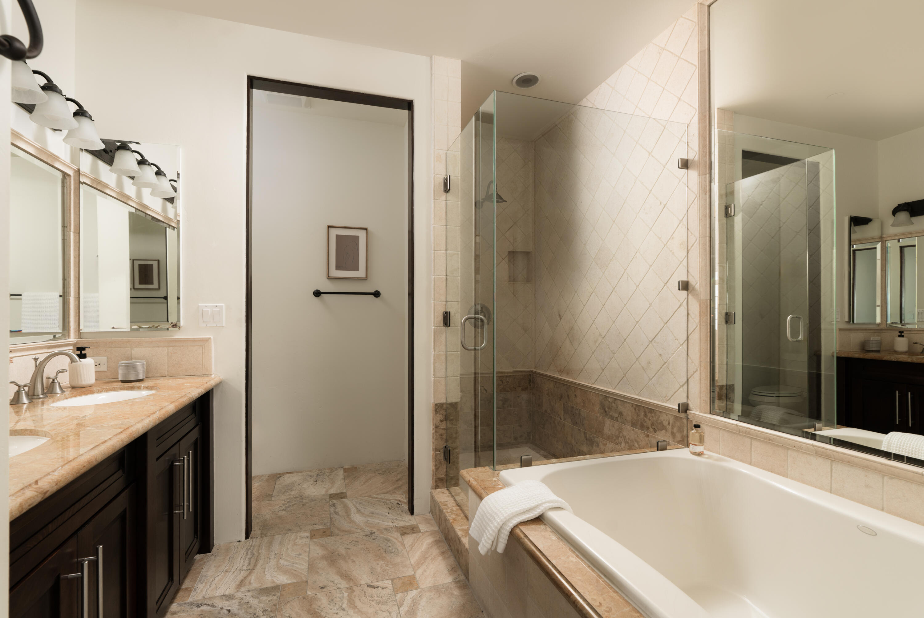 105 W De La Guerra Street F2