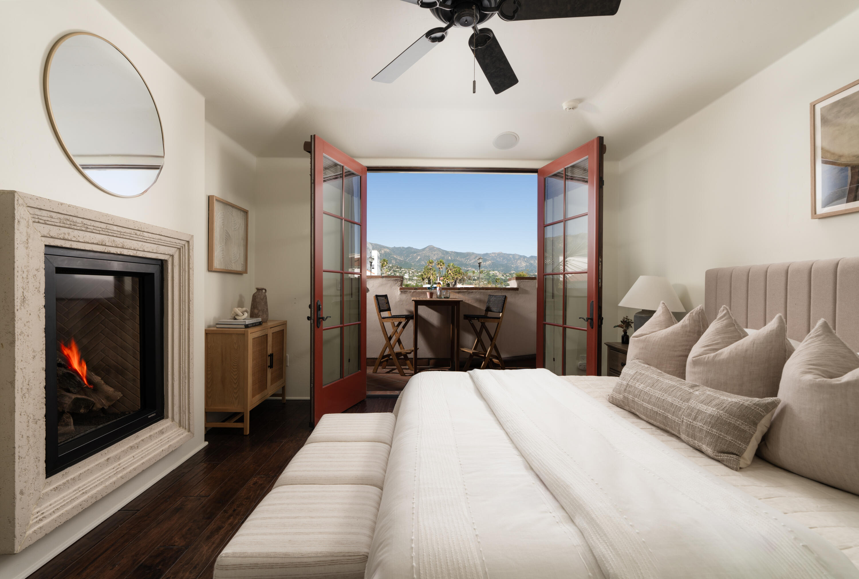 105 W De La Guerra Street F2