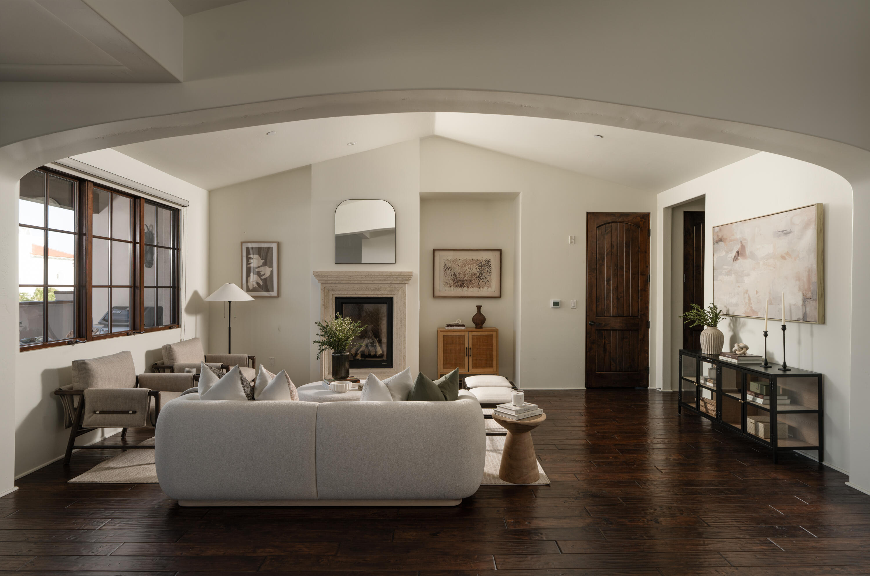 105 W De La Guerra Street F2