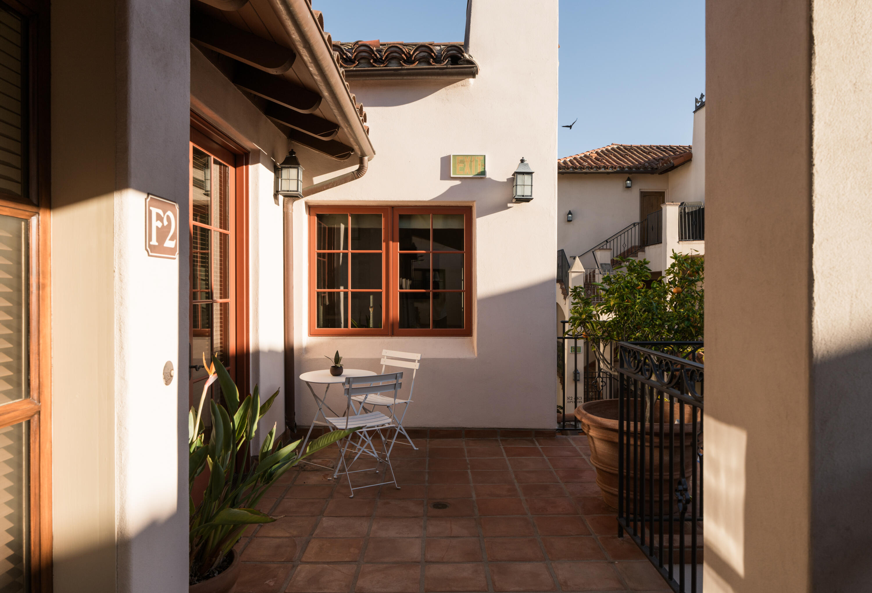 105 W De La Guerra Street F2