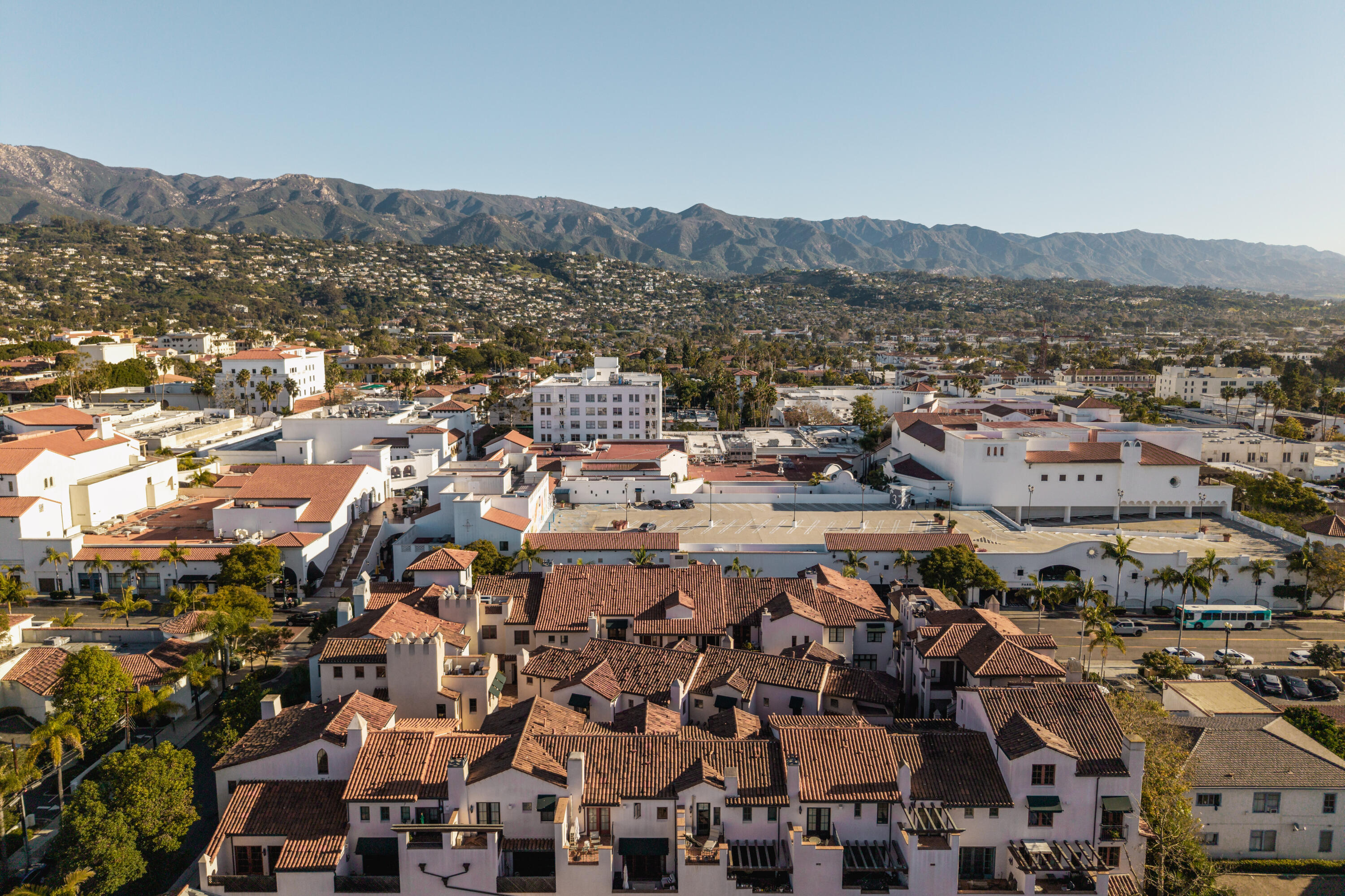 105 W De La Guerra Street F2