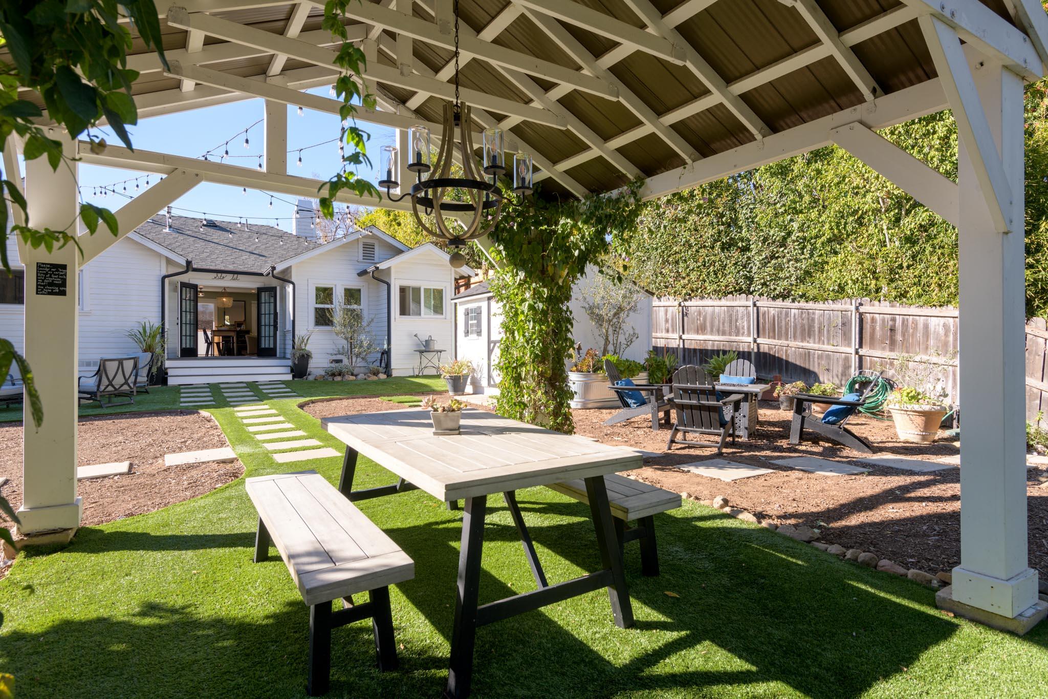 496 N La Cumbre Road