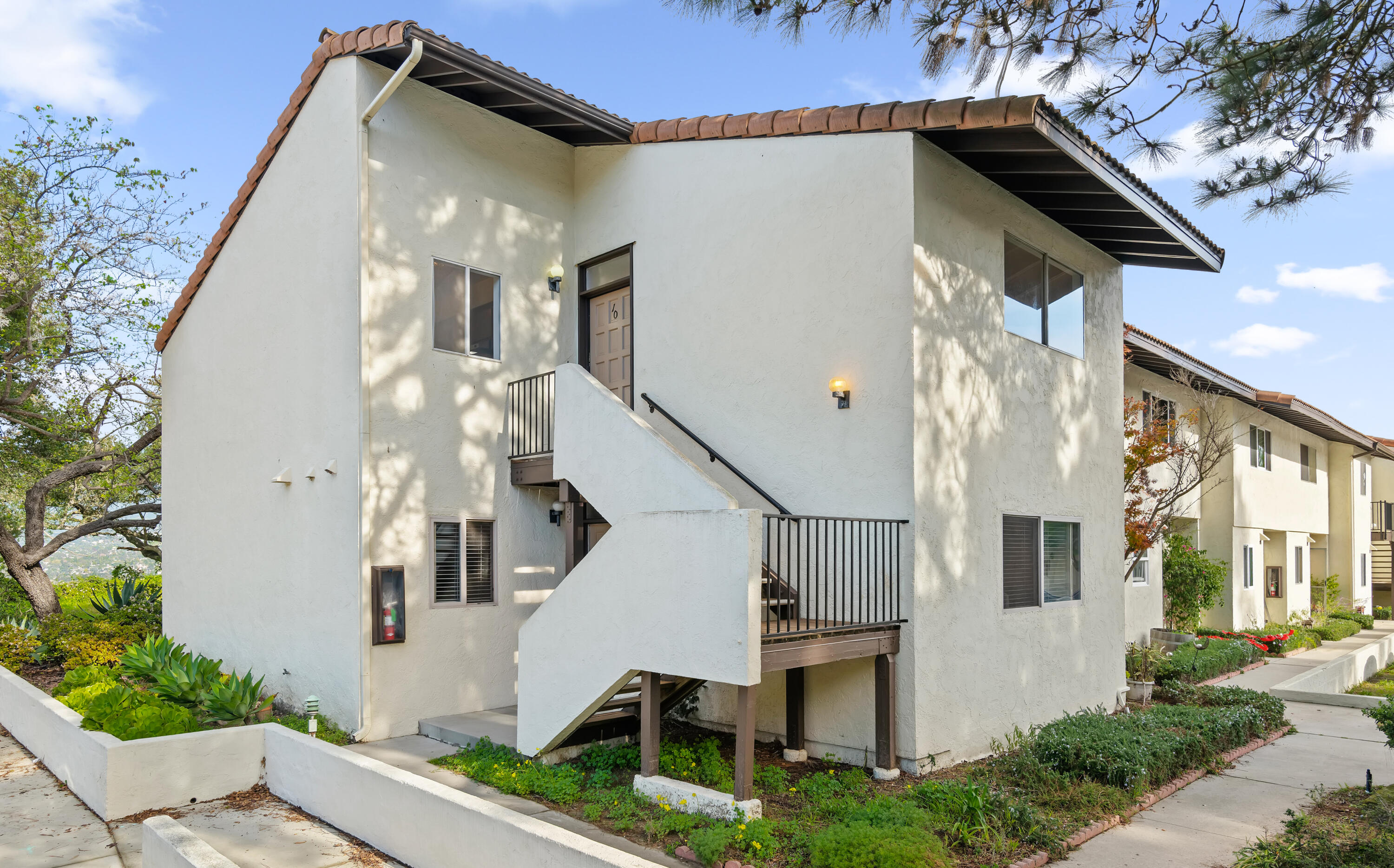 1070 Miramonte Drive 10