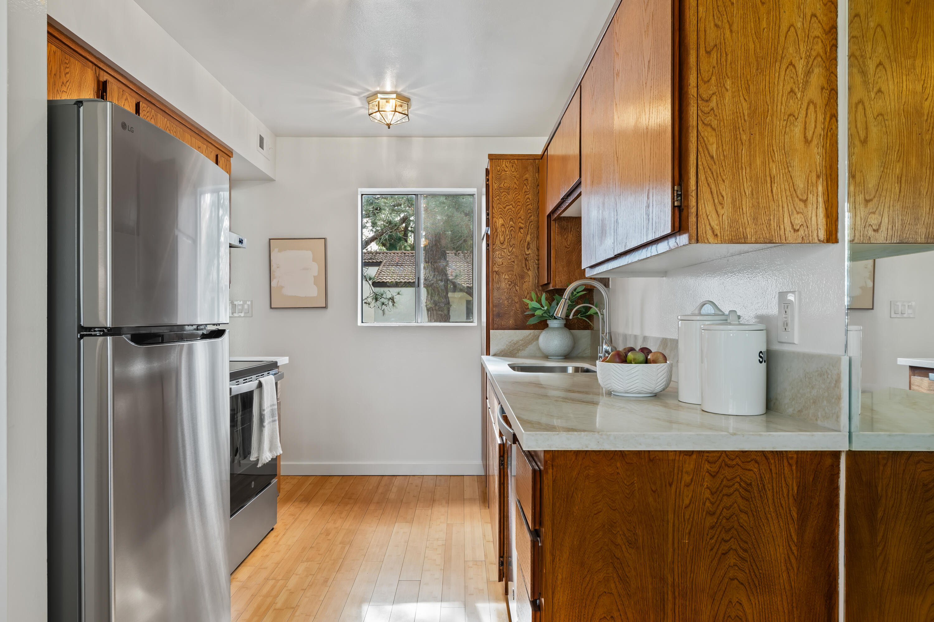 1070 Miramonte Drive 10