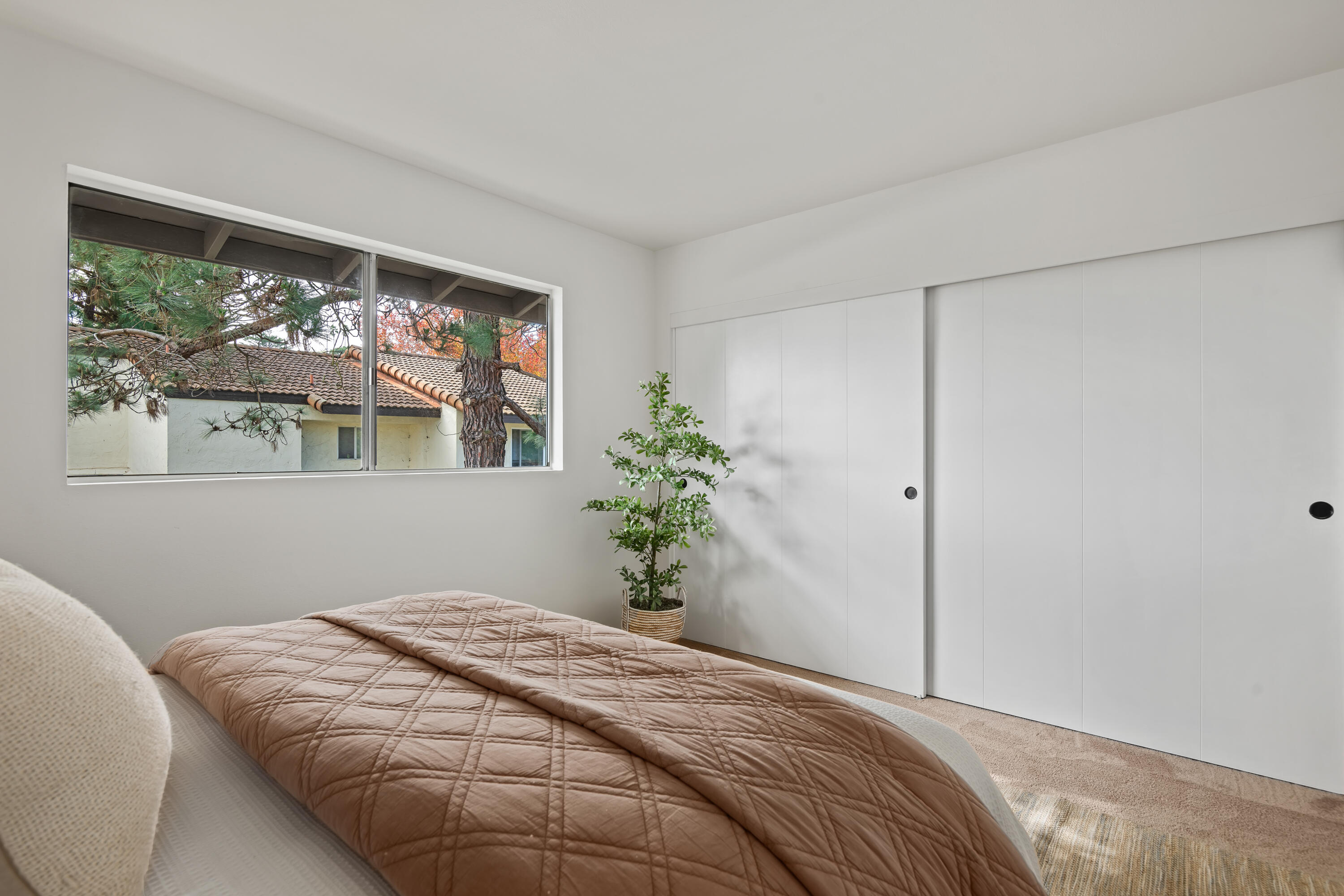 1070 Miramonte Drive 10