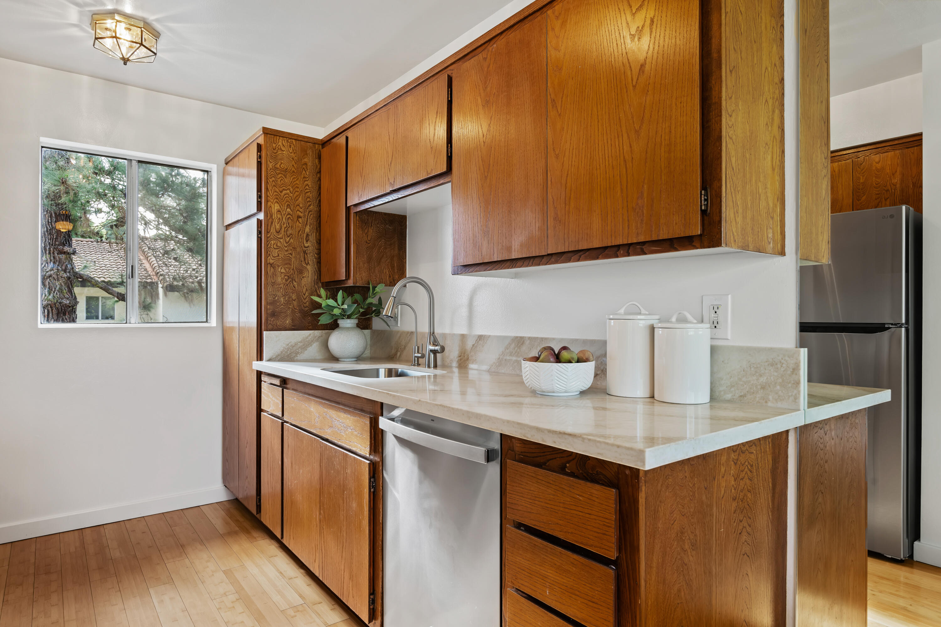 1070 Miramonte Drive 10